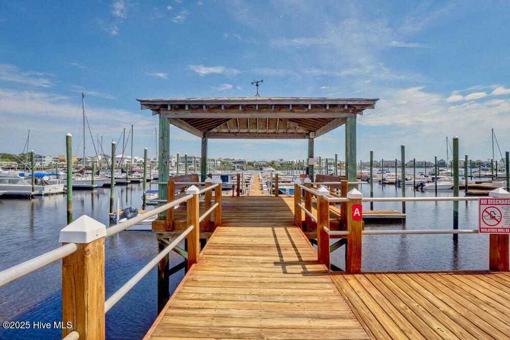 233 Silver Sloop Way