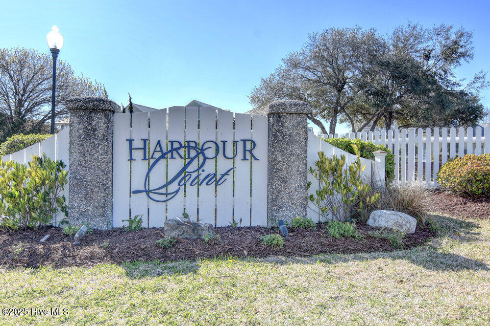 233 Silver Sloop Way