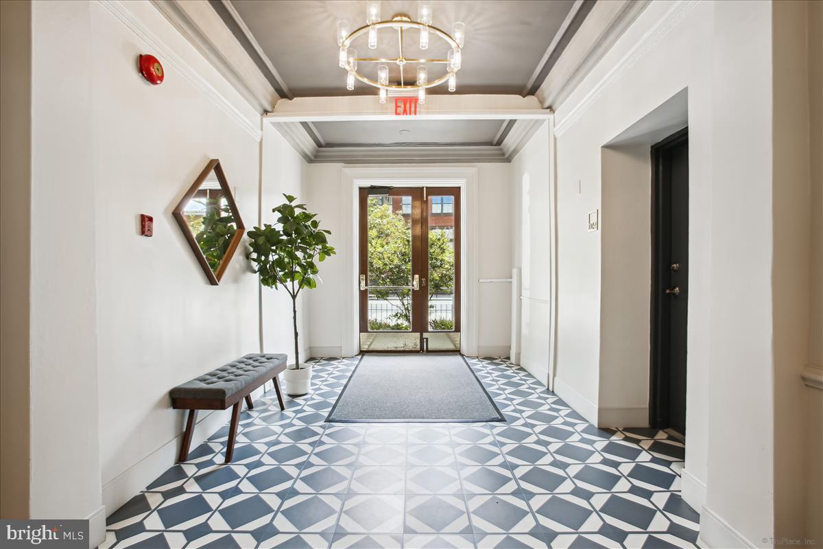 1669 Columbia Rd NW #208