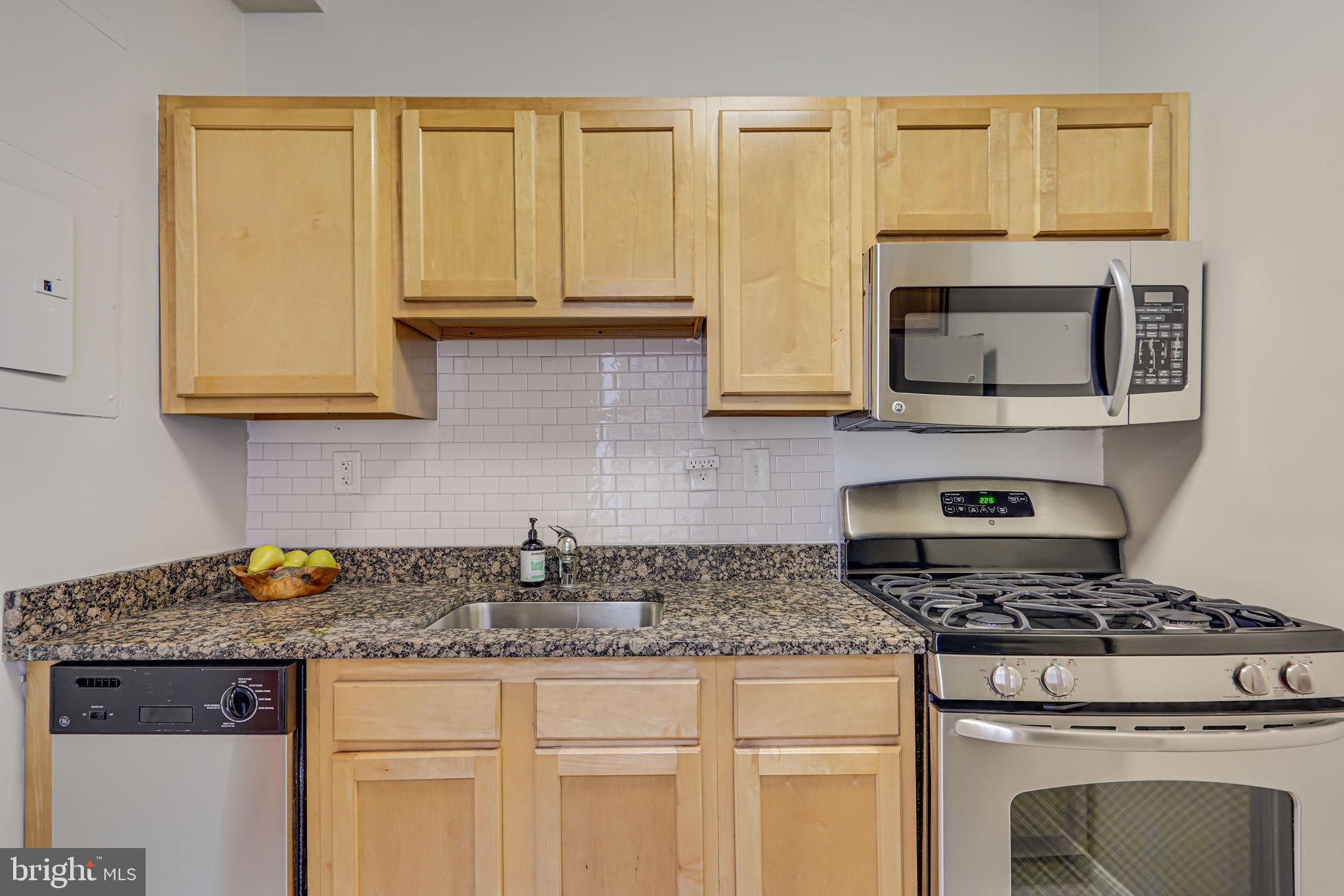 1669 Columbia Rd NW #208