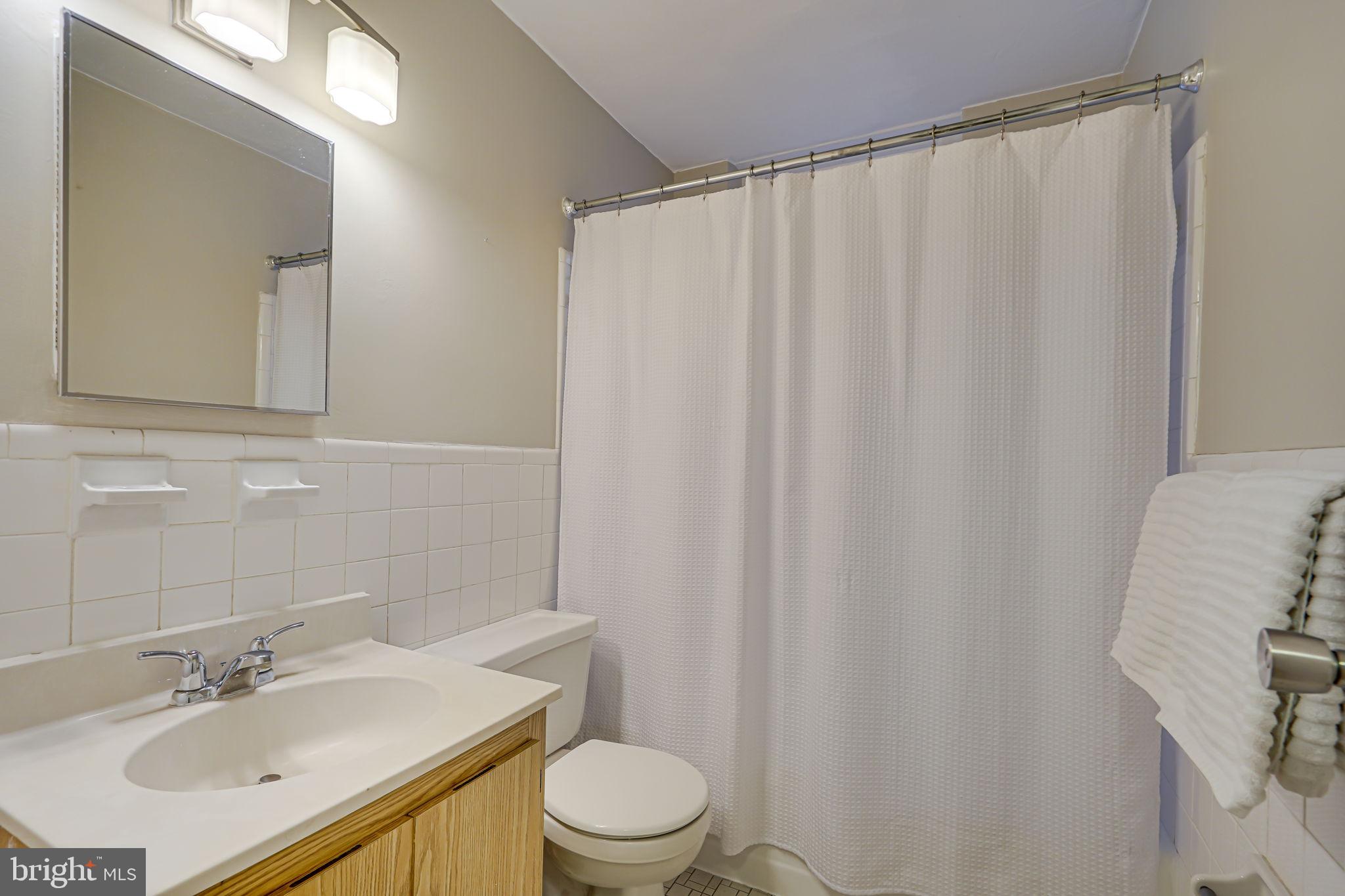 1669 Columbia Rd NW #208