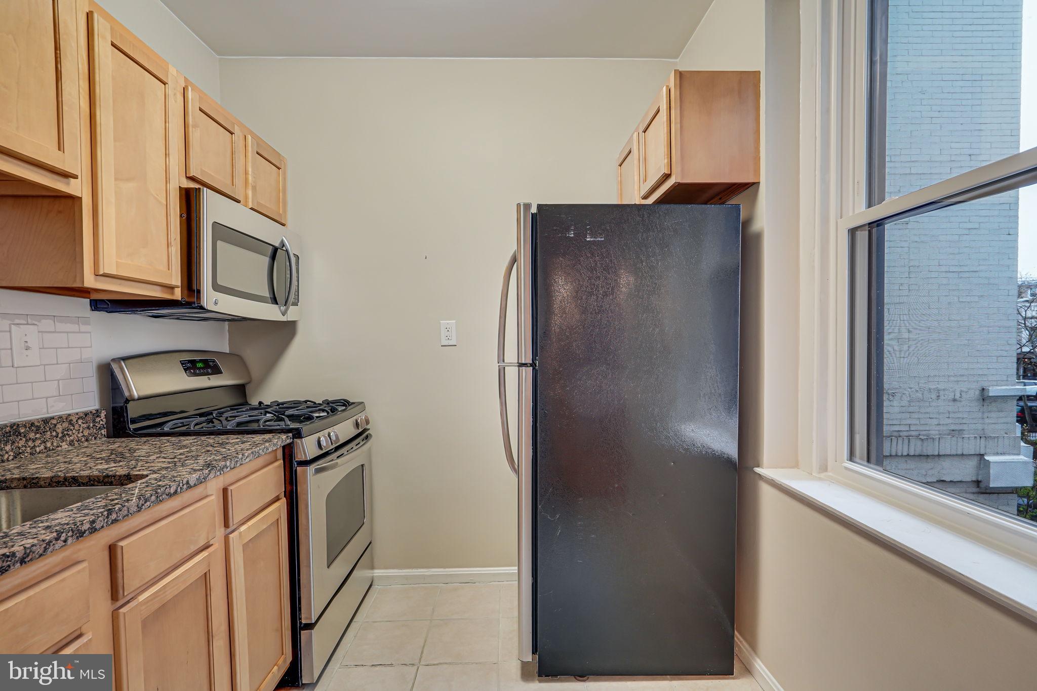 1669 Columbia Rd NW #208