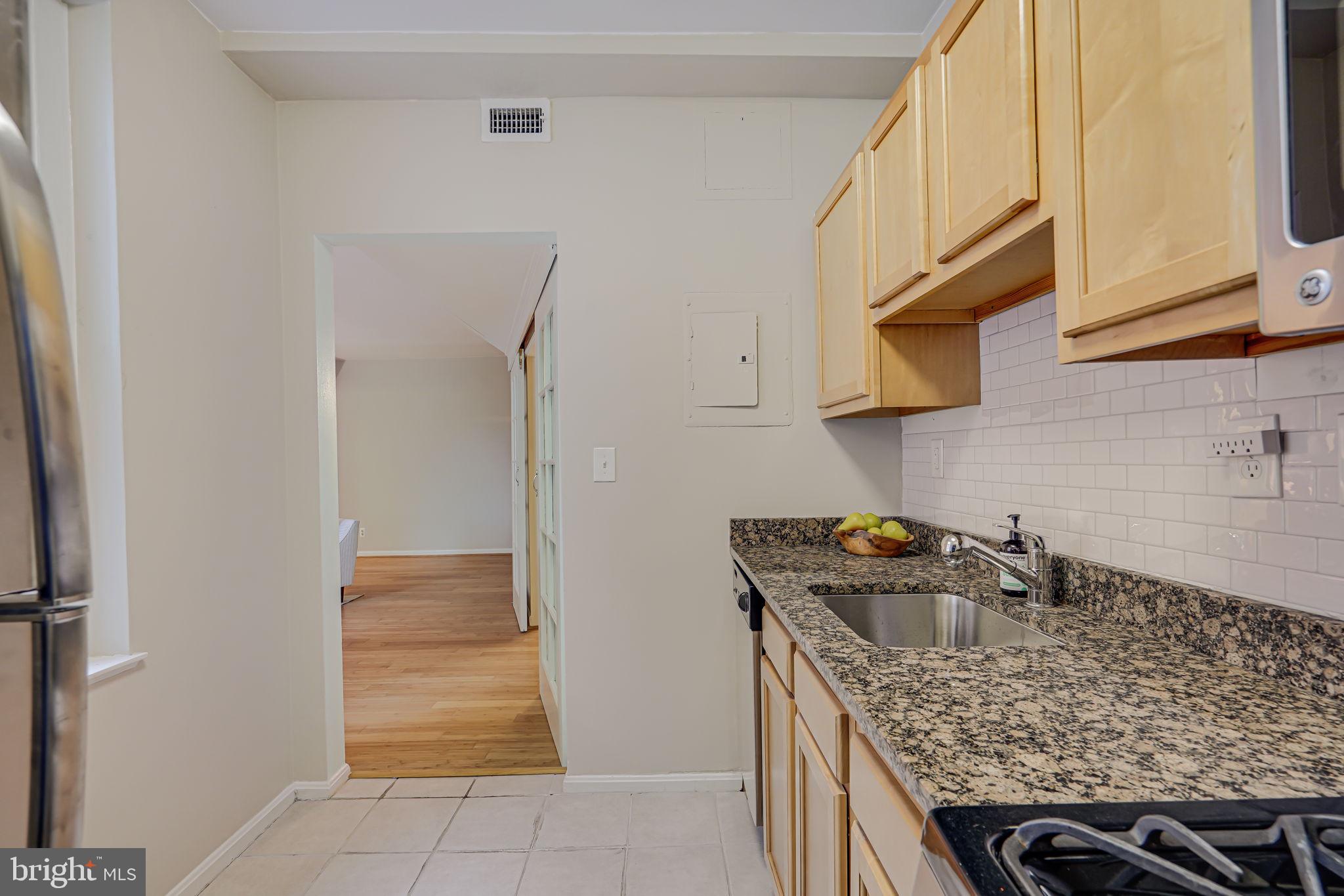 1669 Columbia Rd NW #208