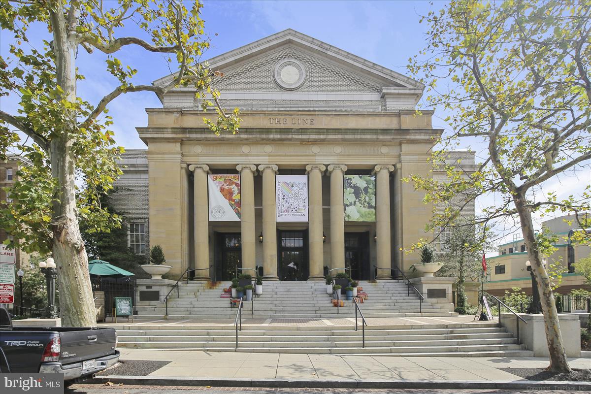 1669 Columbia Rd NW #208