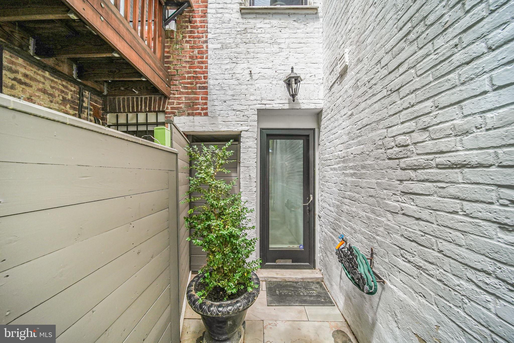 1448 Corcoran St NW