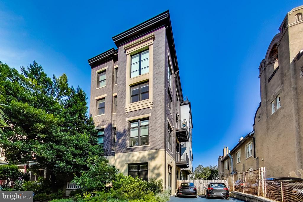1767 Lanier Pl NW #2