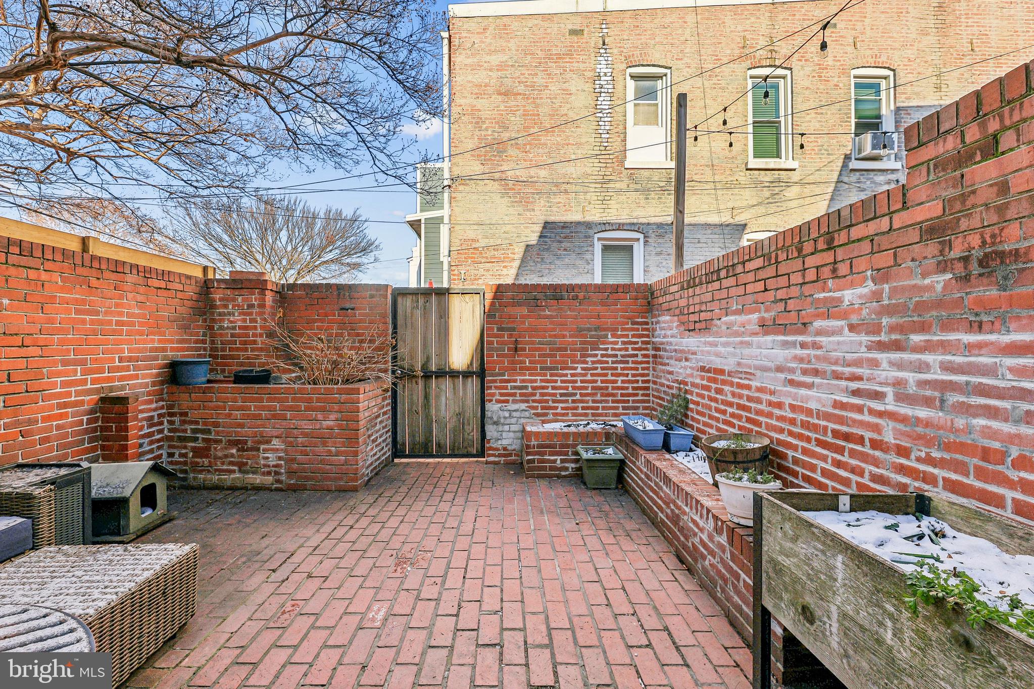 1414 NE NORTH CAROLINA AVENUE NE