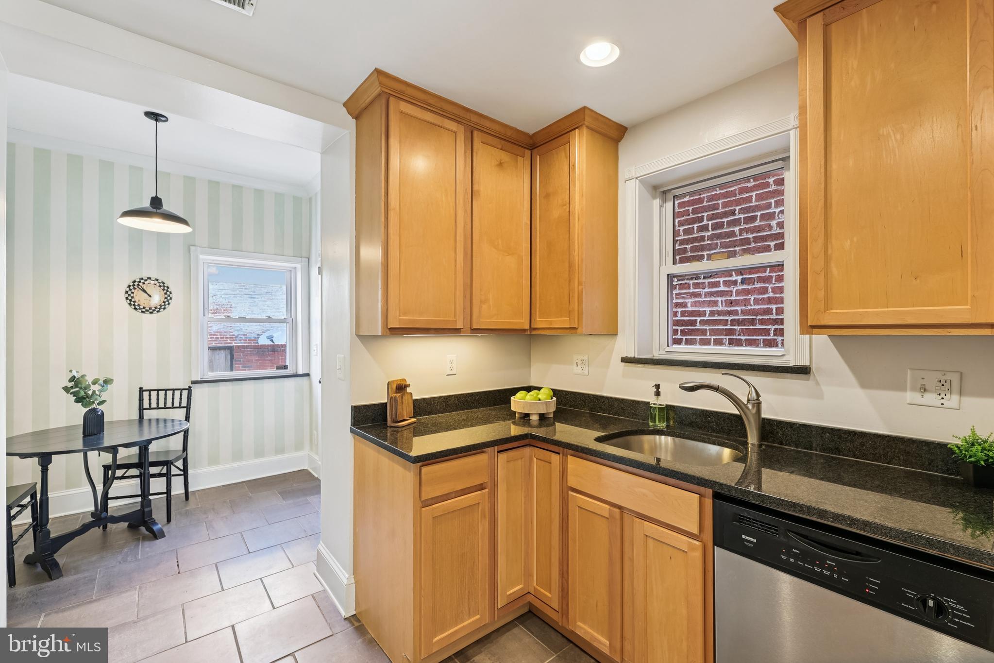 1414 NE NORTH CAROLINA AVENUE NE