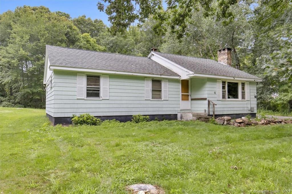 82 Round Hill Road