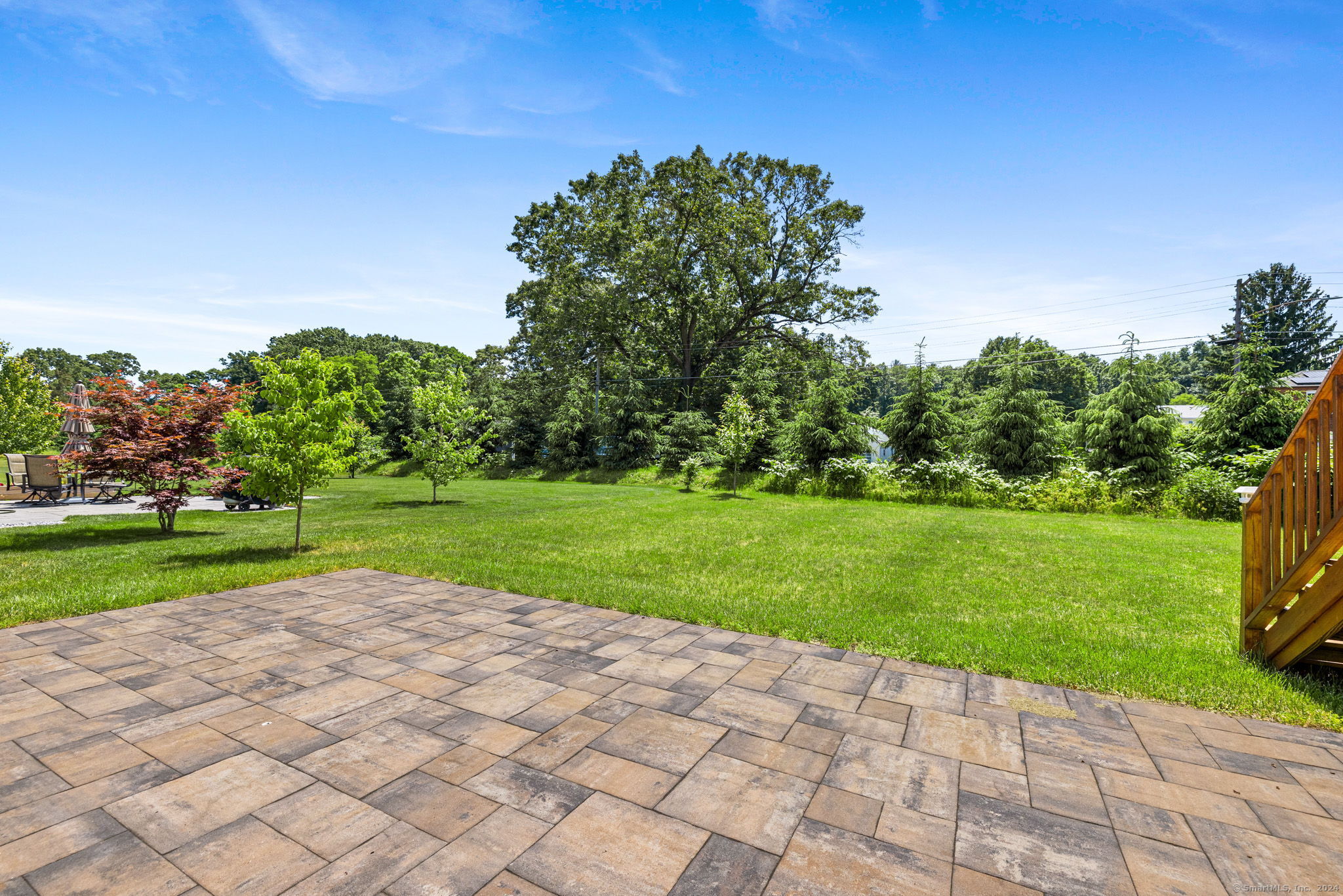 8 West River Road
