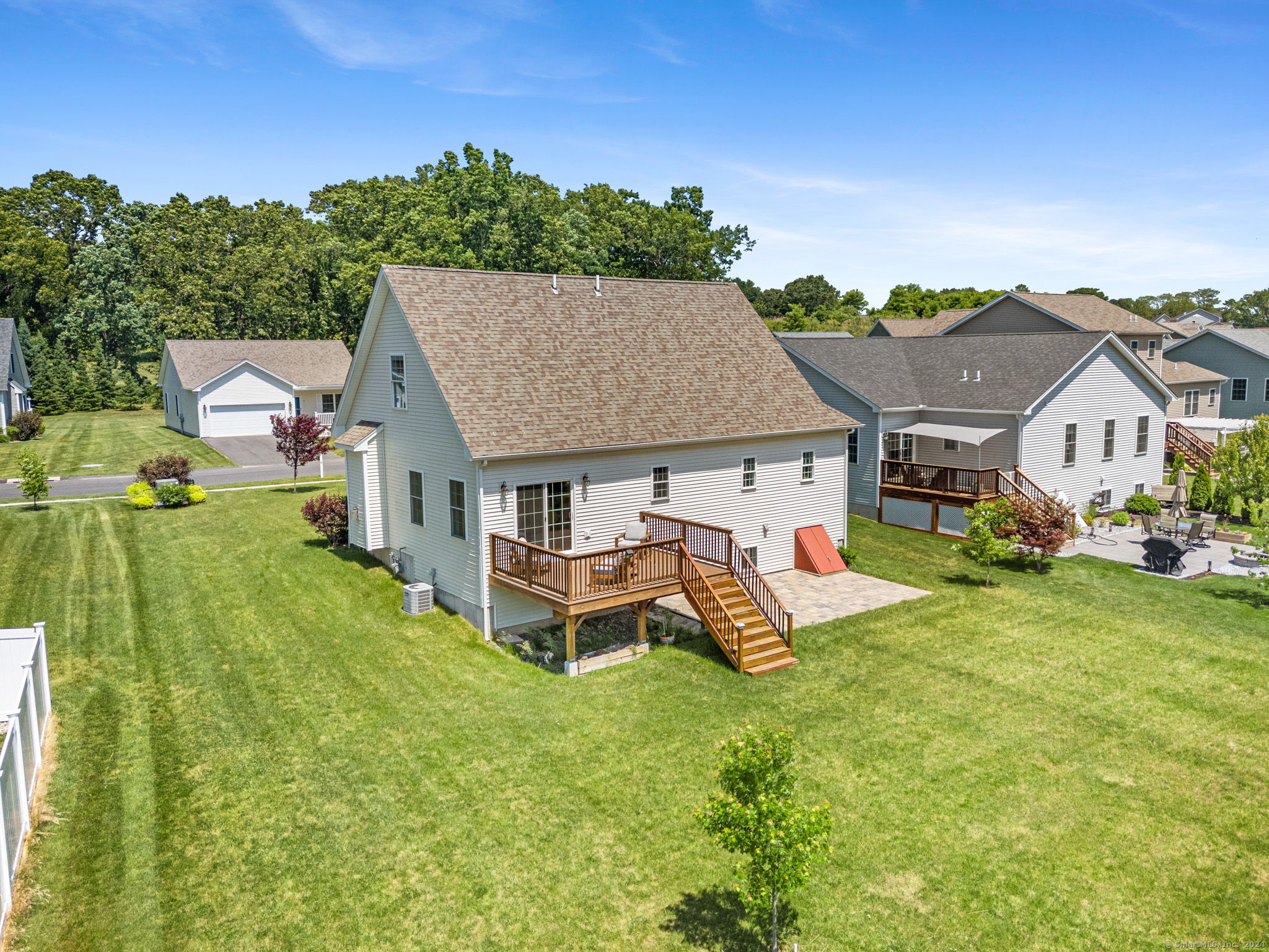 8 West River Road