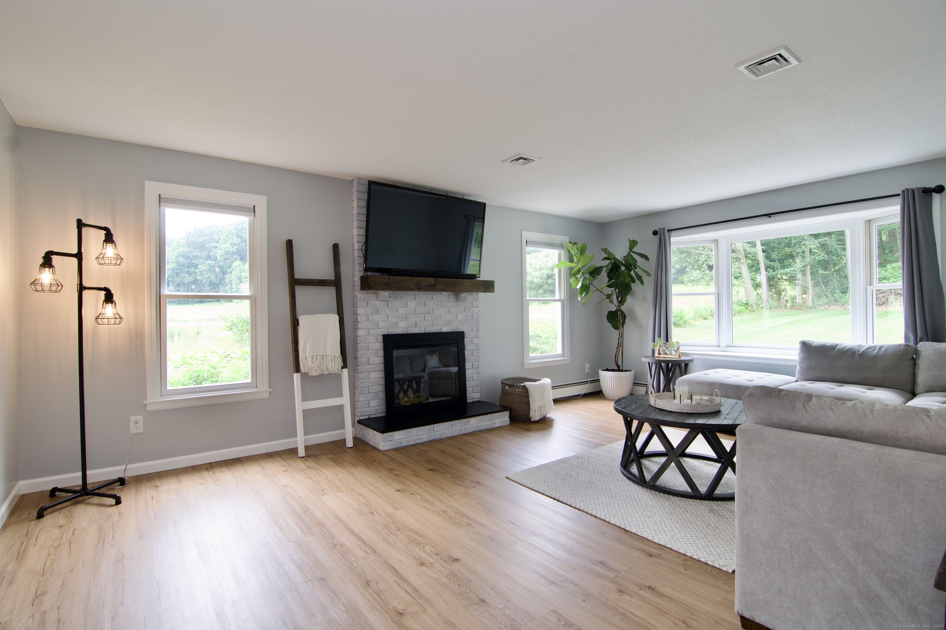 15 Rothe Lane