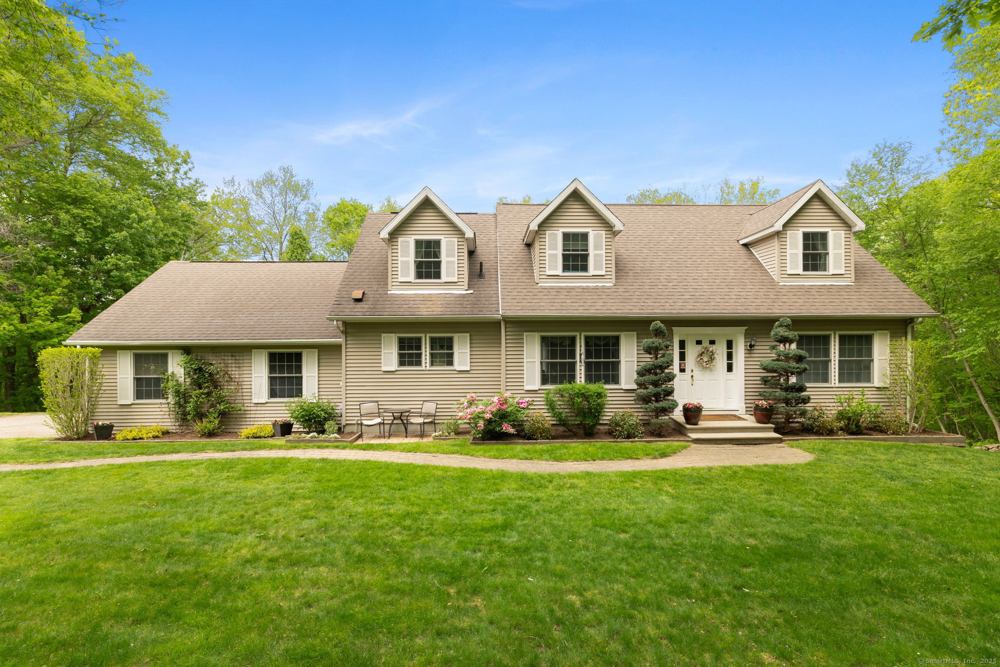 21 Dilaj Drive