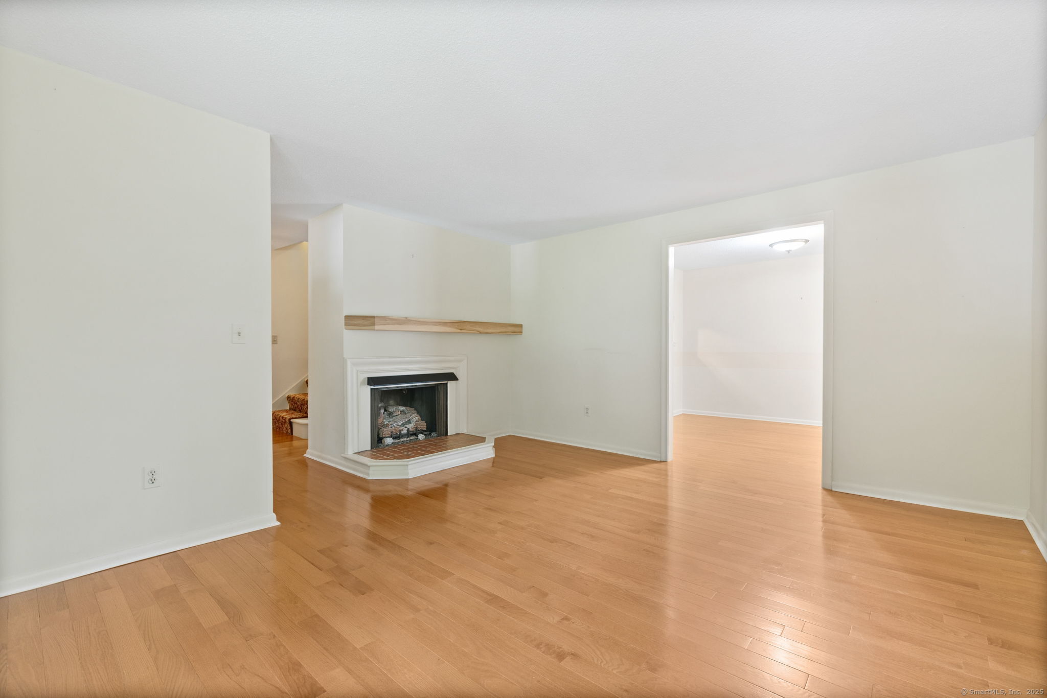 8 Dutton Place Way 8