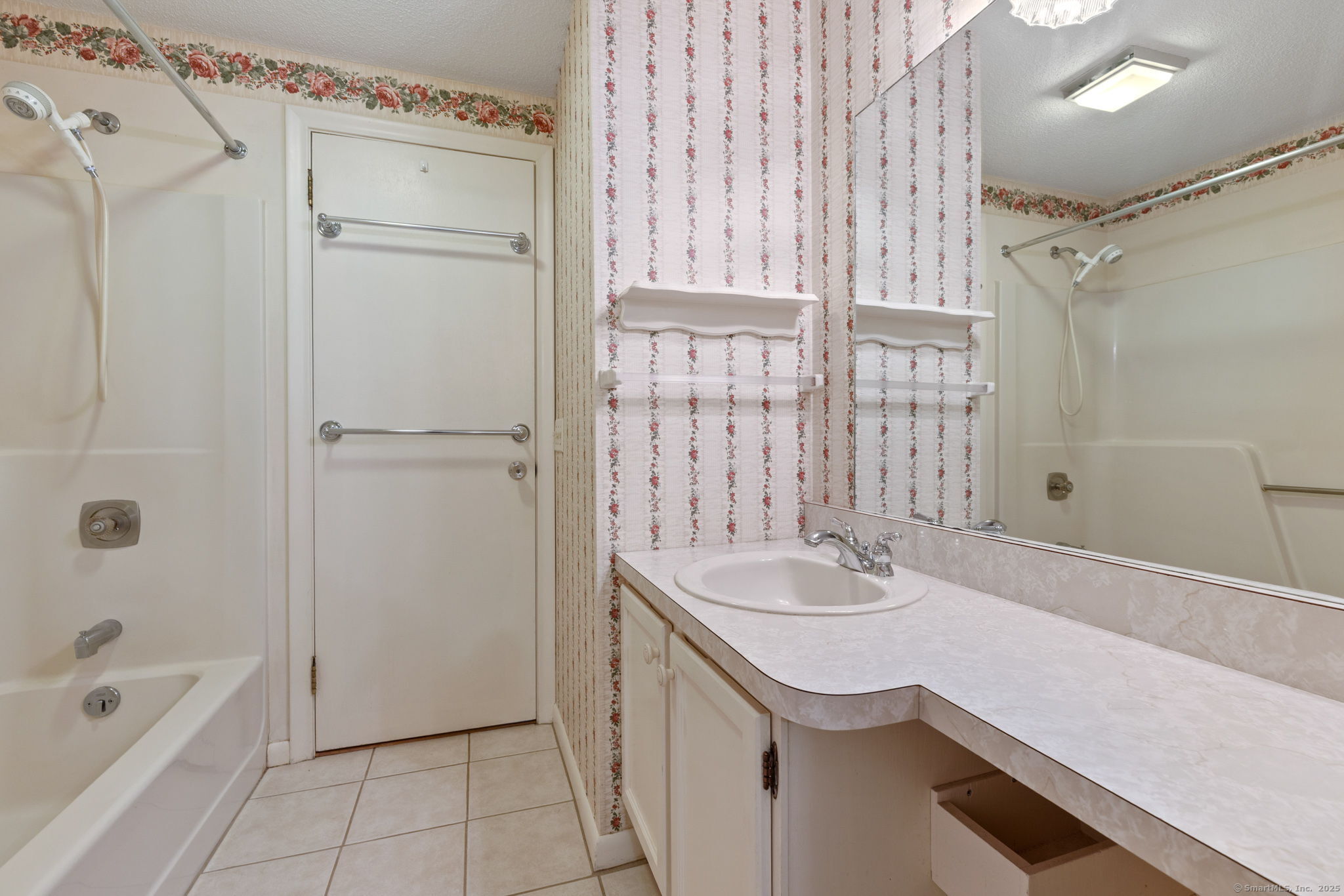 8 Dutton Place Way 8