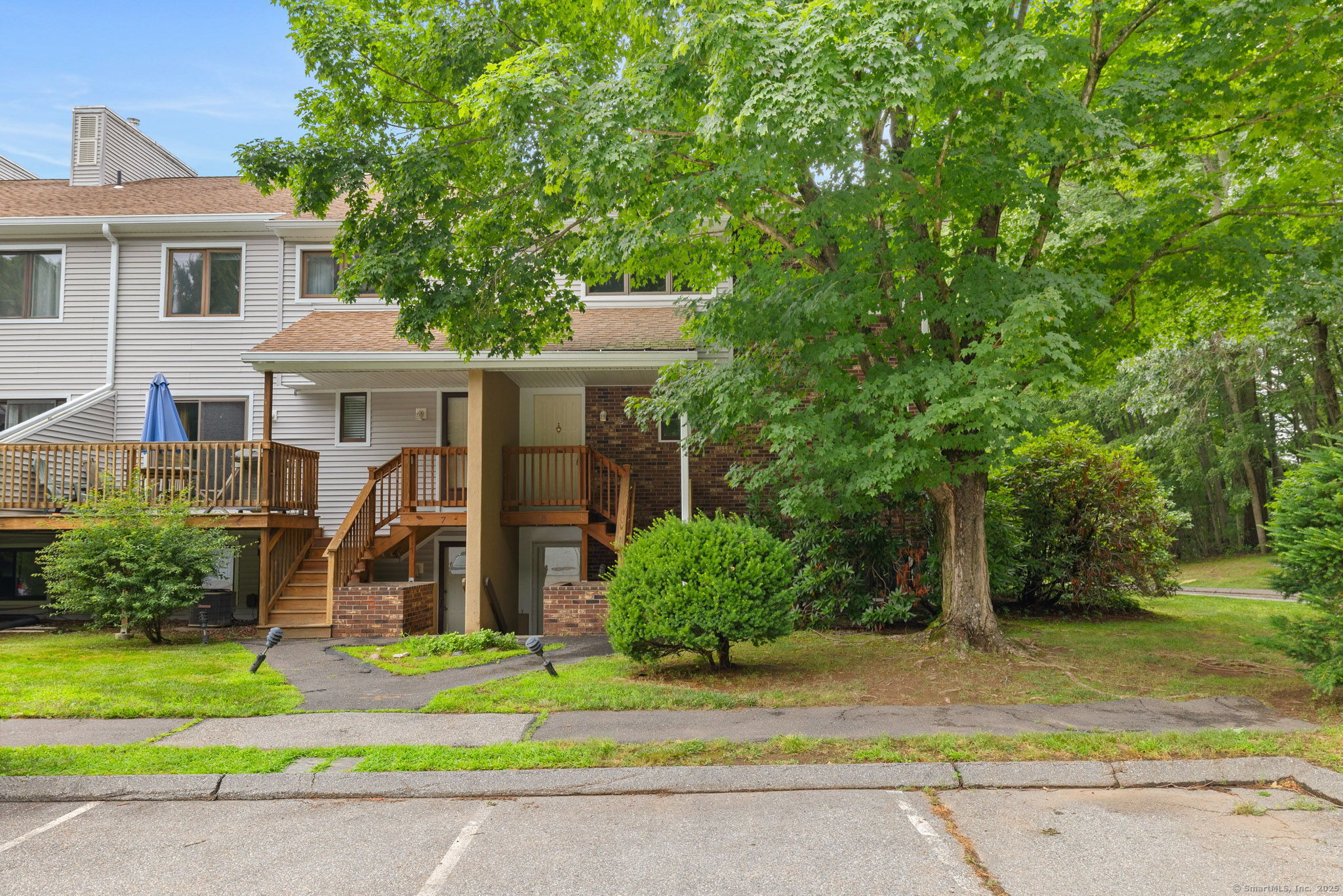 8 Dutton Place Way 8