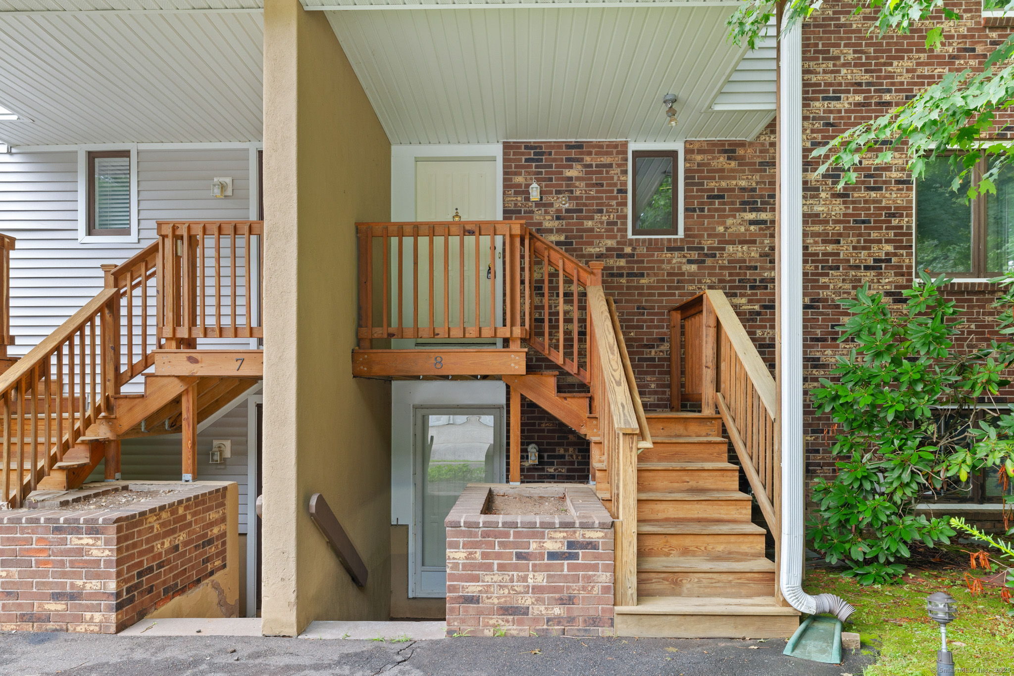 8 Dutton Place Way 8
