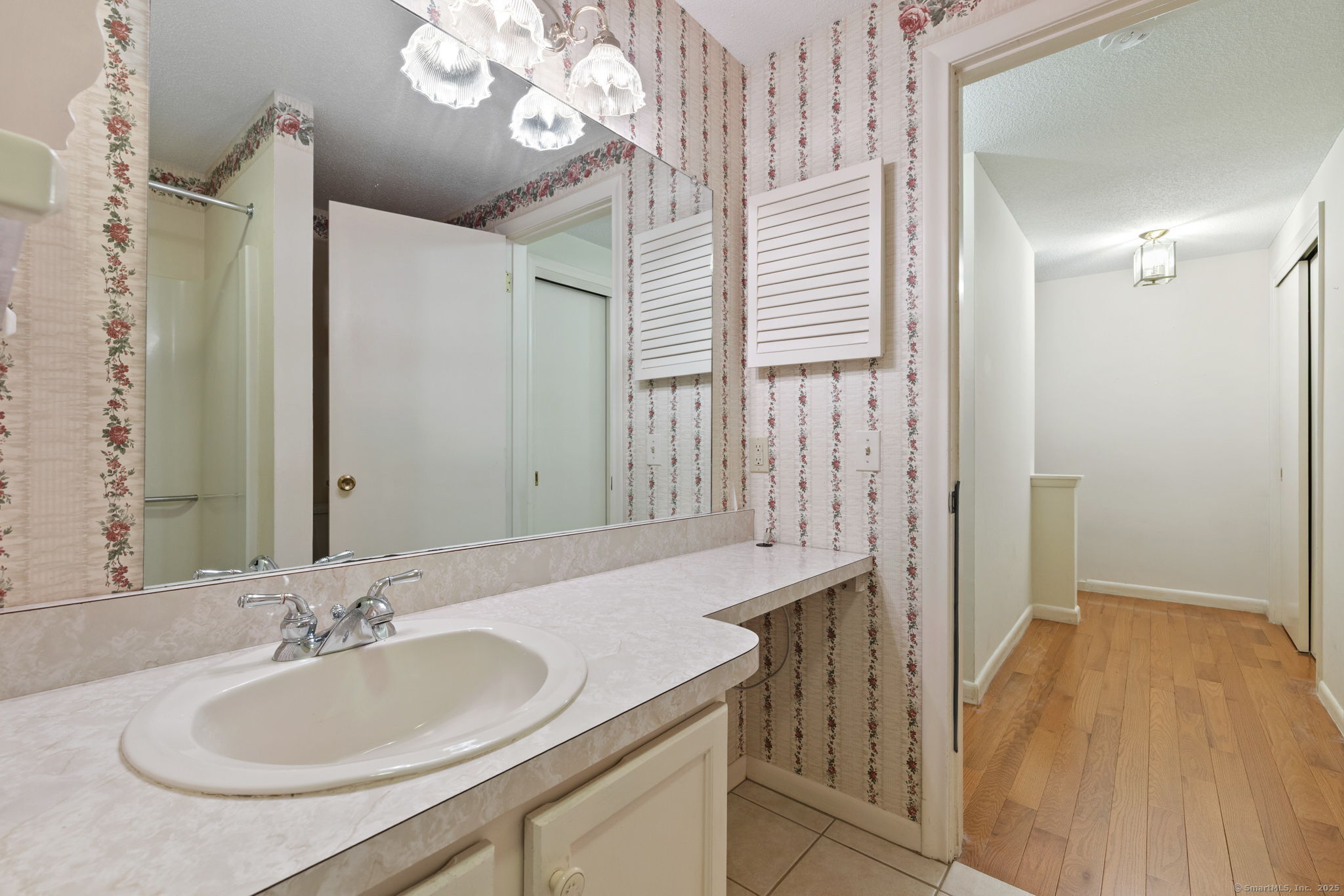 8 Dutton Place Way 8