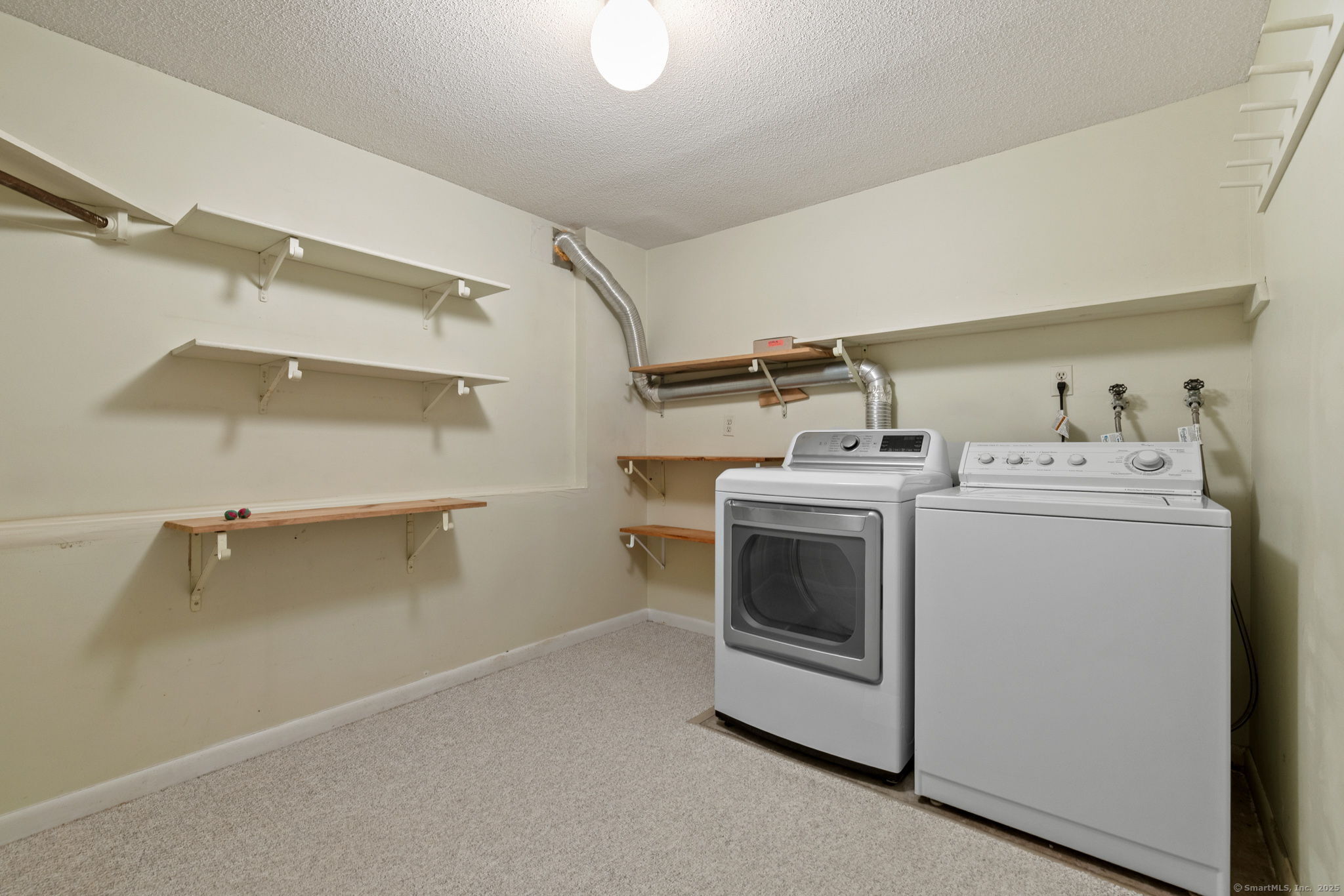 8 Dutton Place Way 8