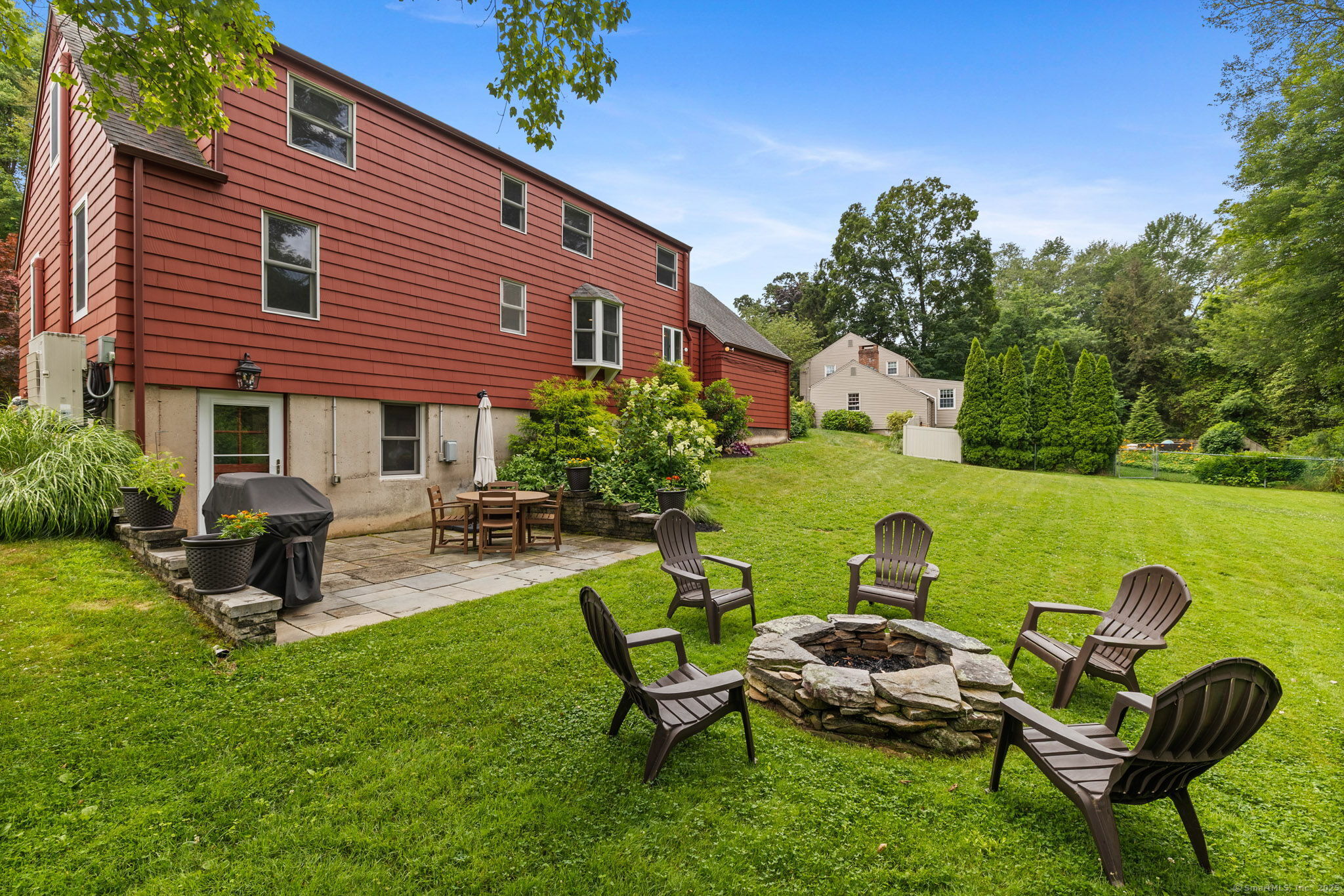 39 Buttonball Lane