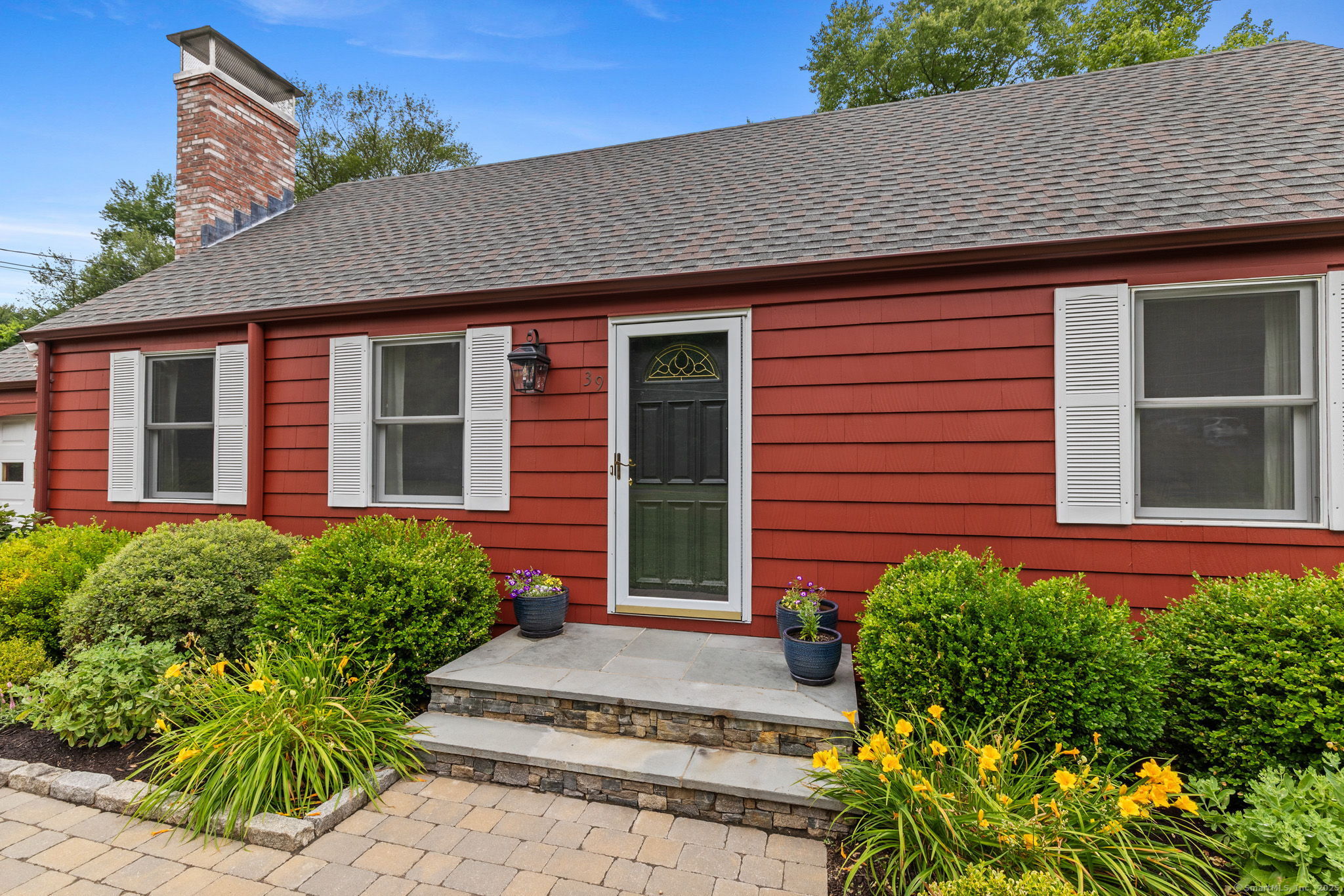39 Buttonball Lane