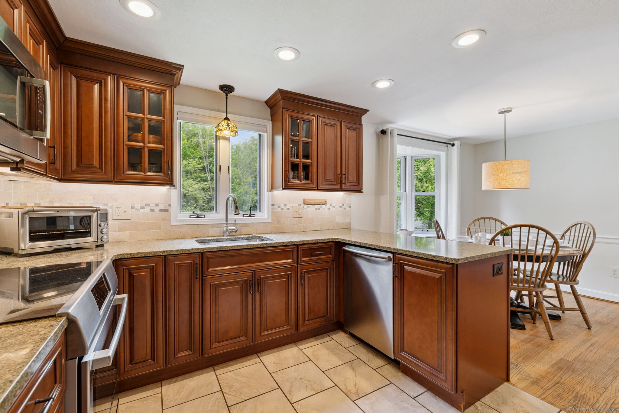39 Buttonball Lane