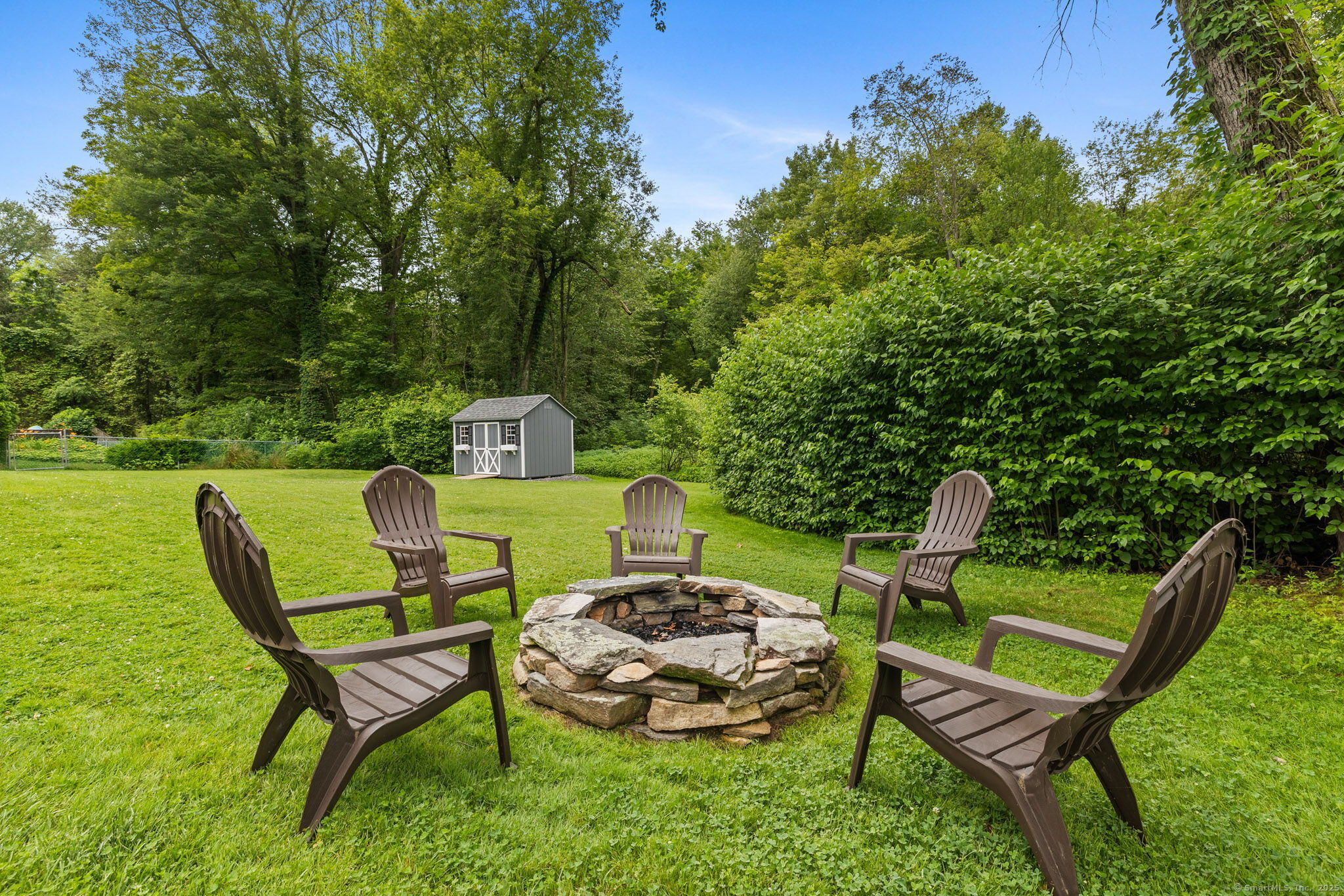39 Buttonball Lane