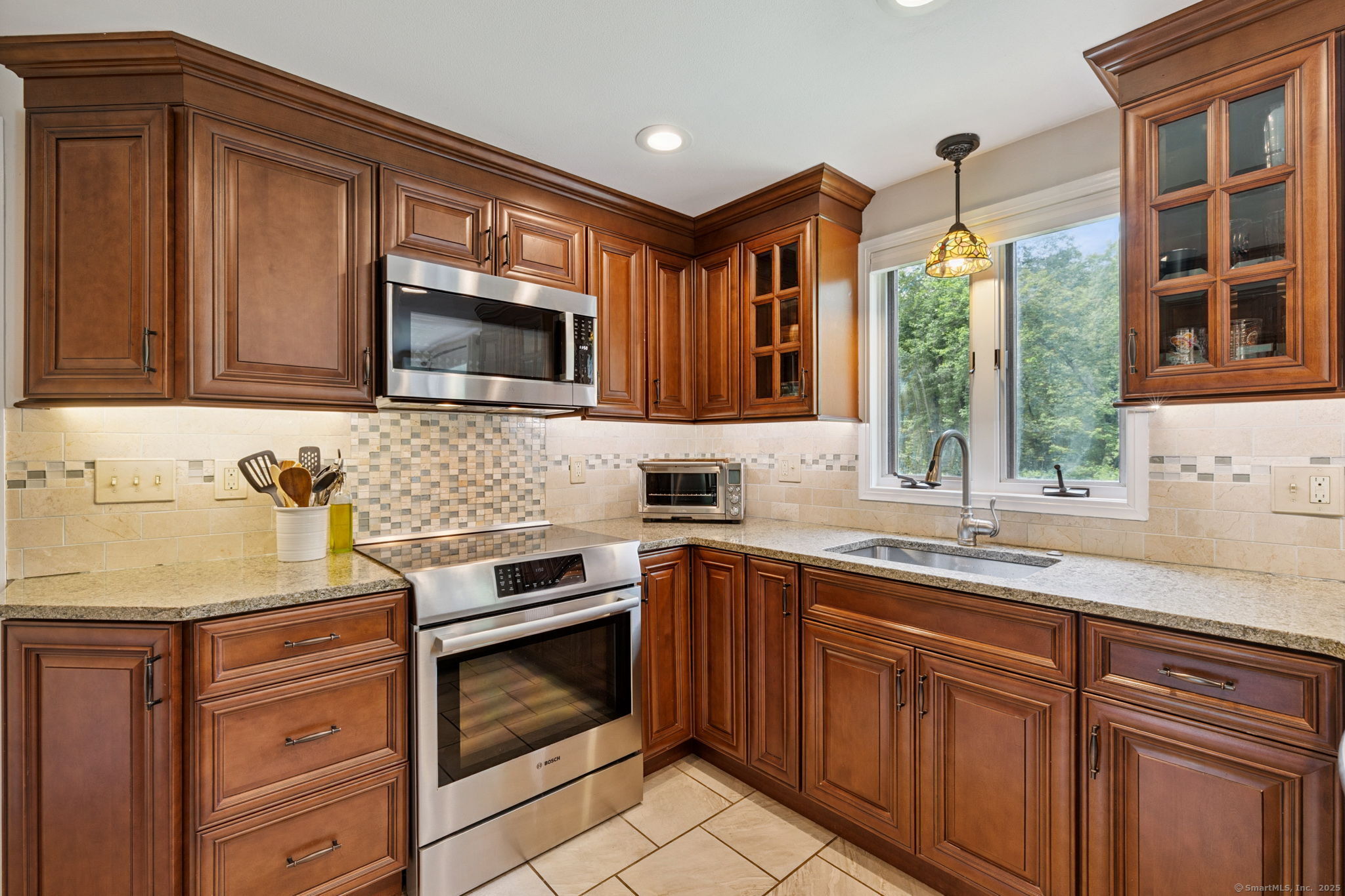 39 Buttonball Lane