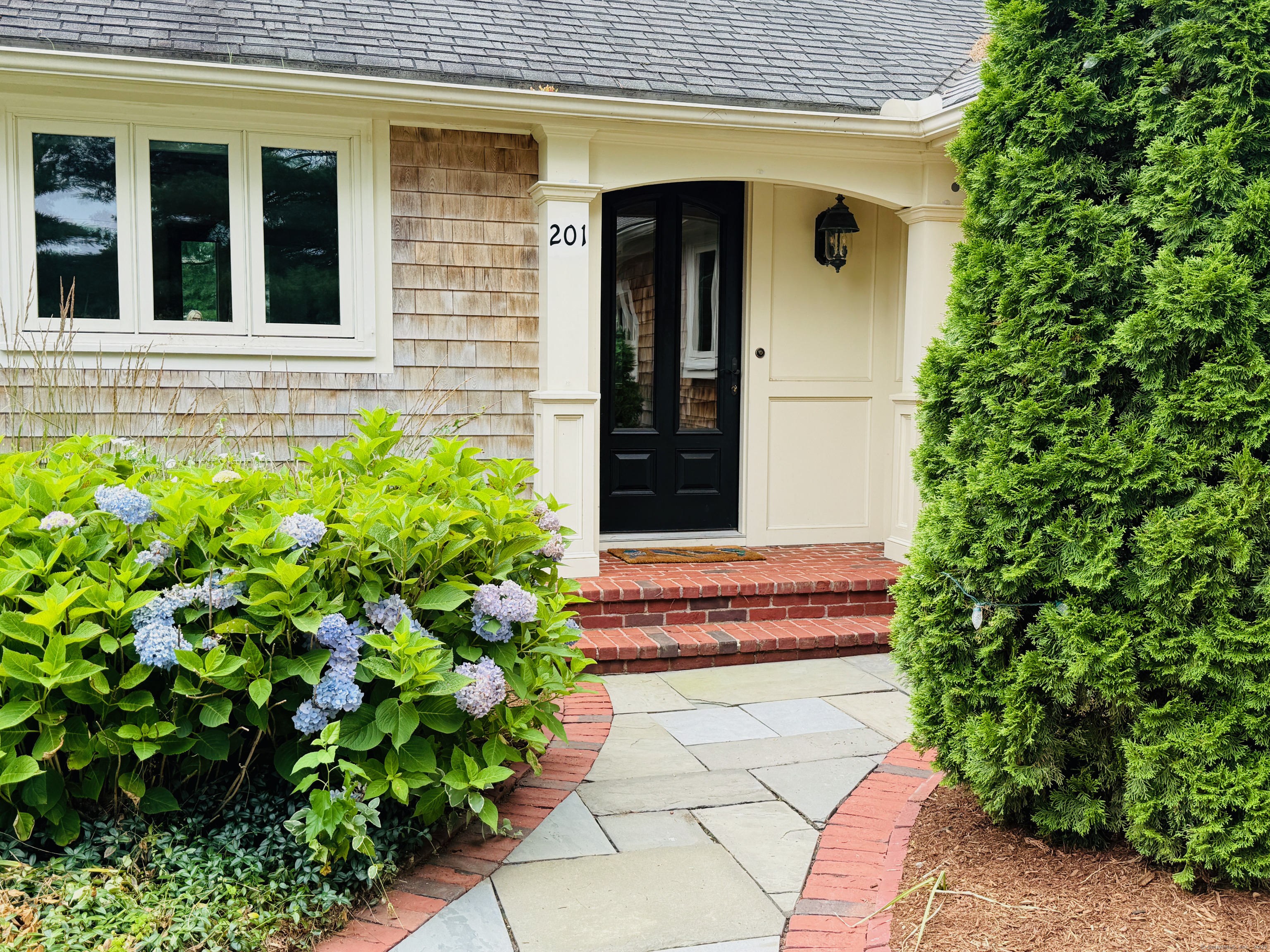 201 Robin Road