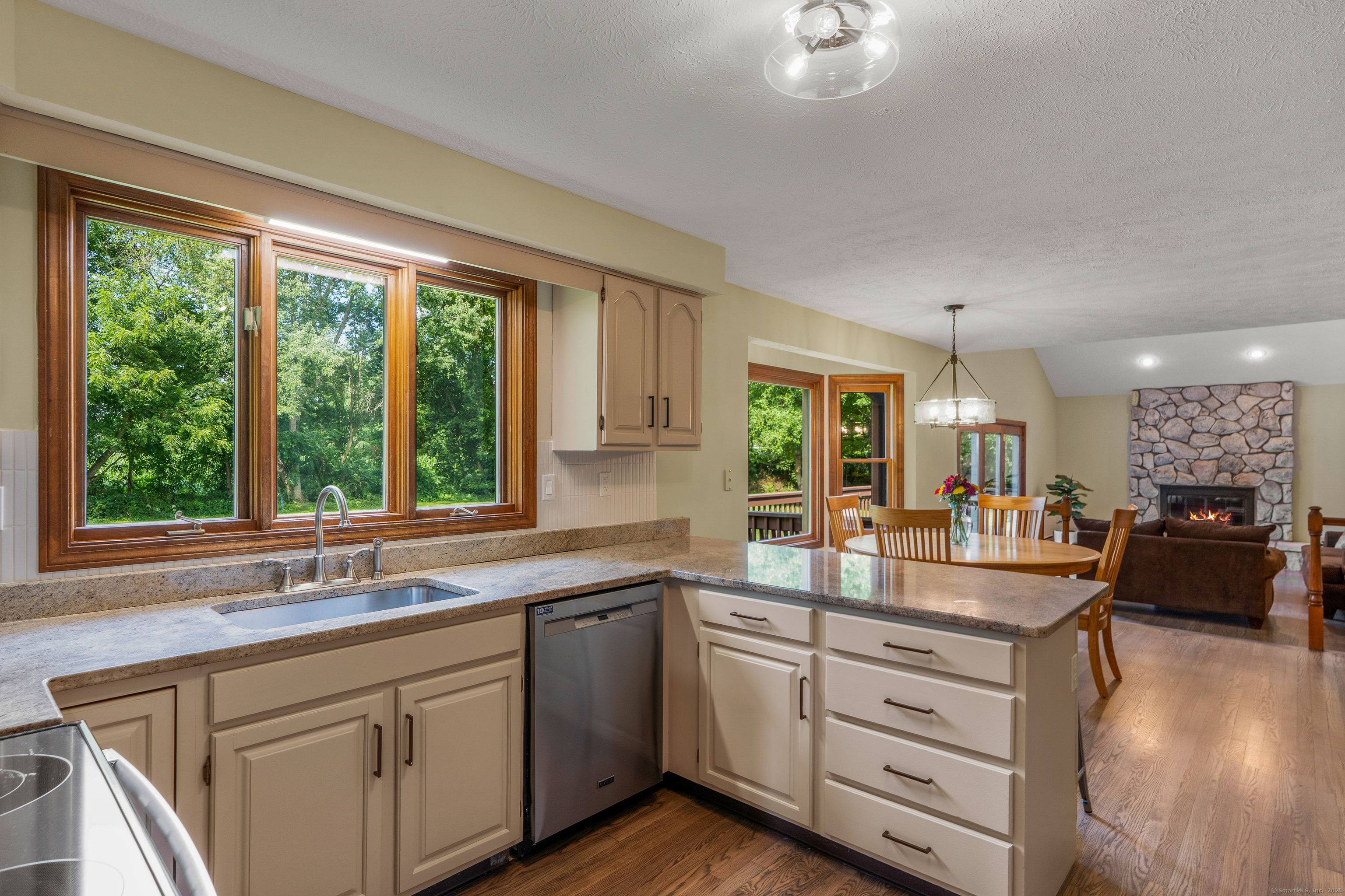 8 Country Farm Lane