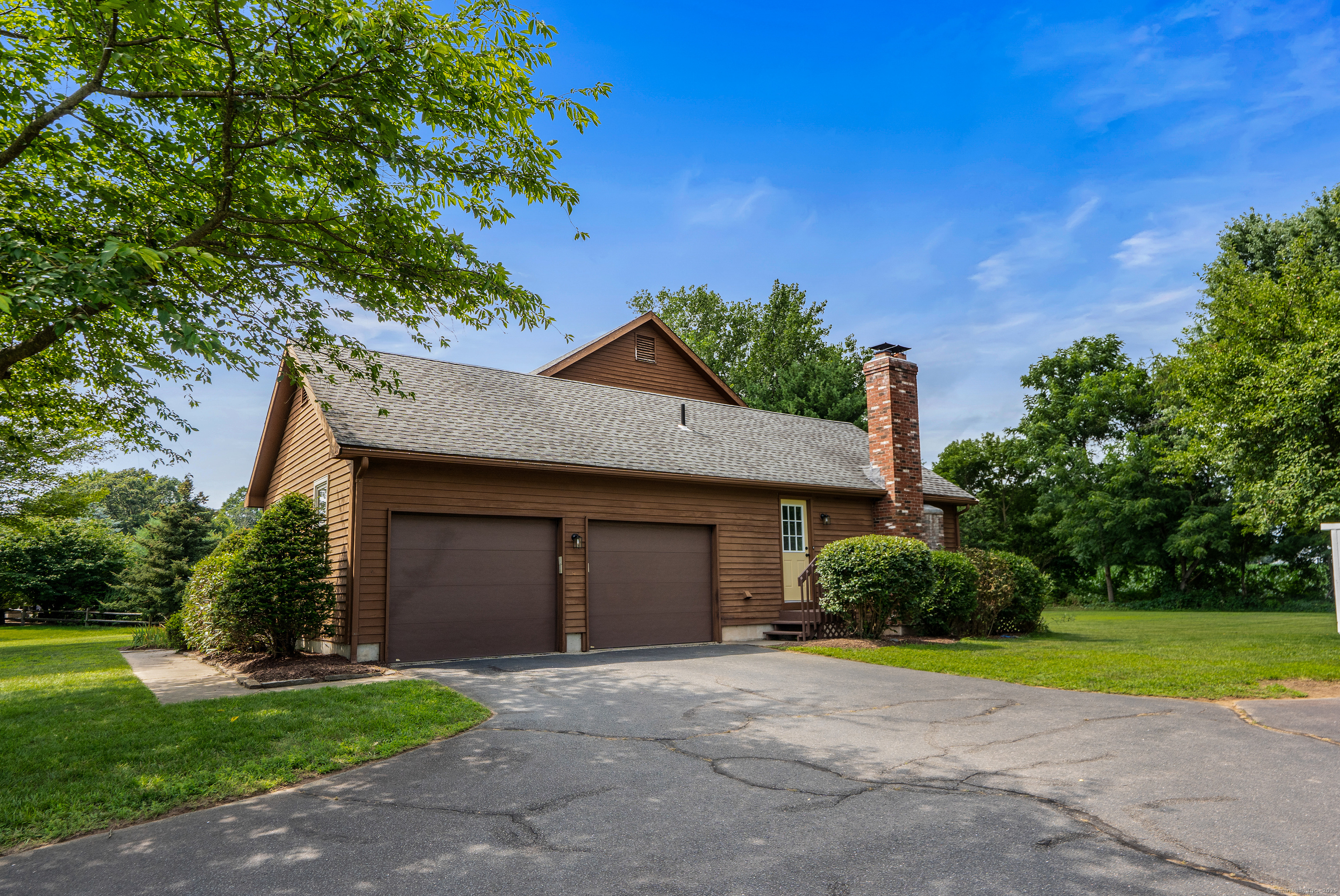 8 Country Farm Lane