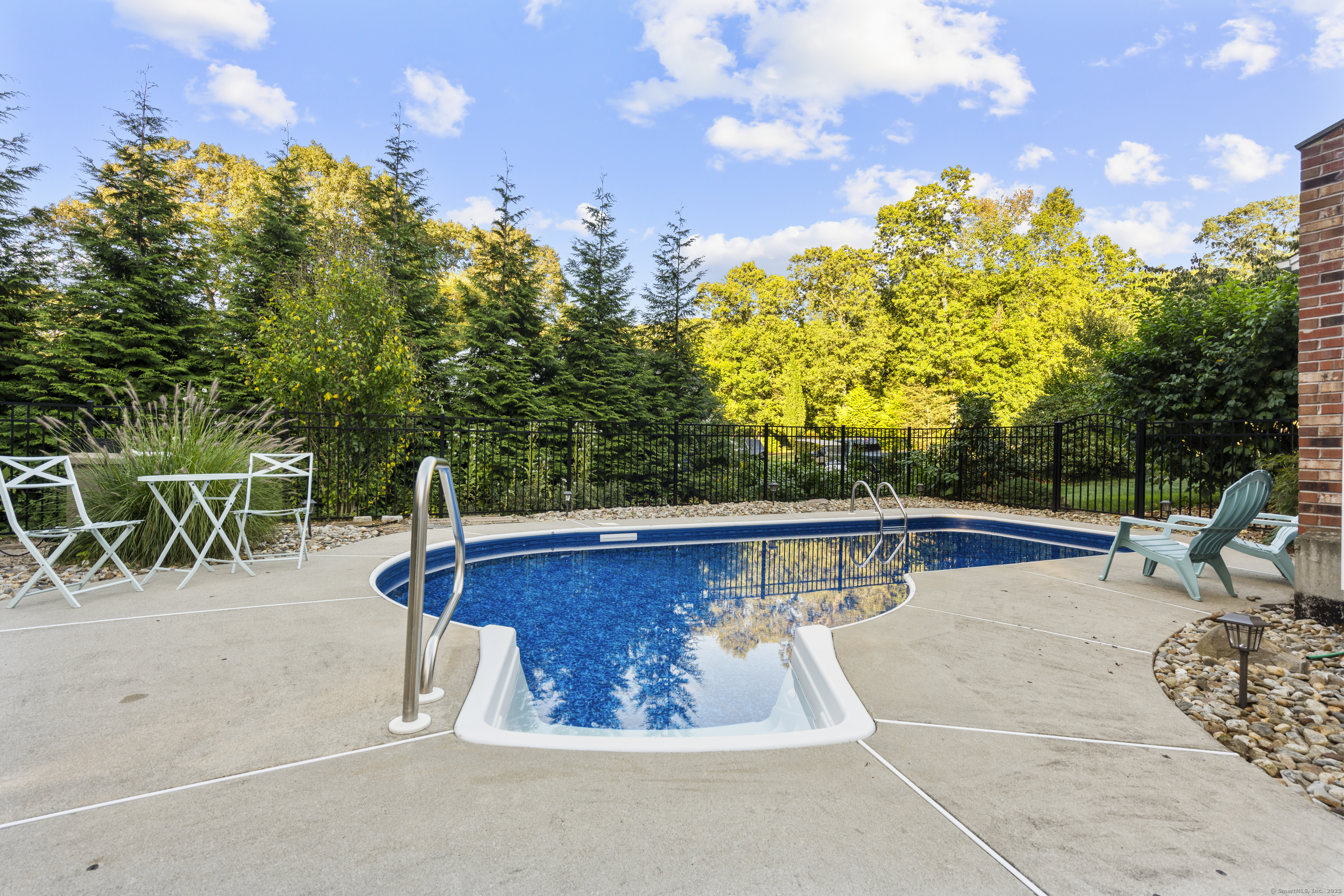 51 Country Club Road