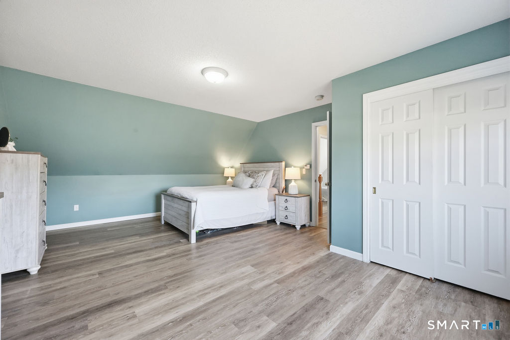 121 Grandview Street