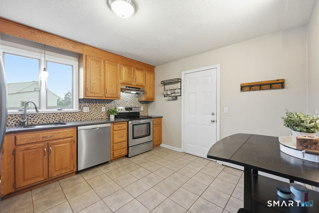 121 Grandview Street