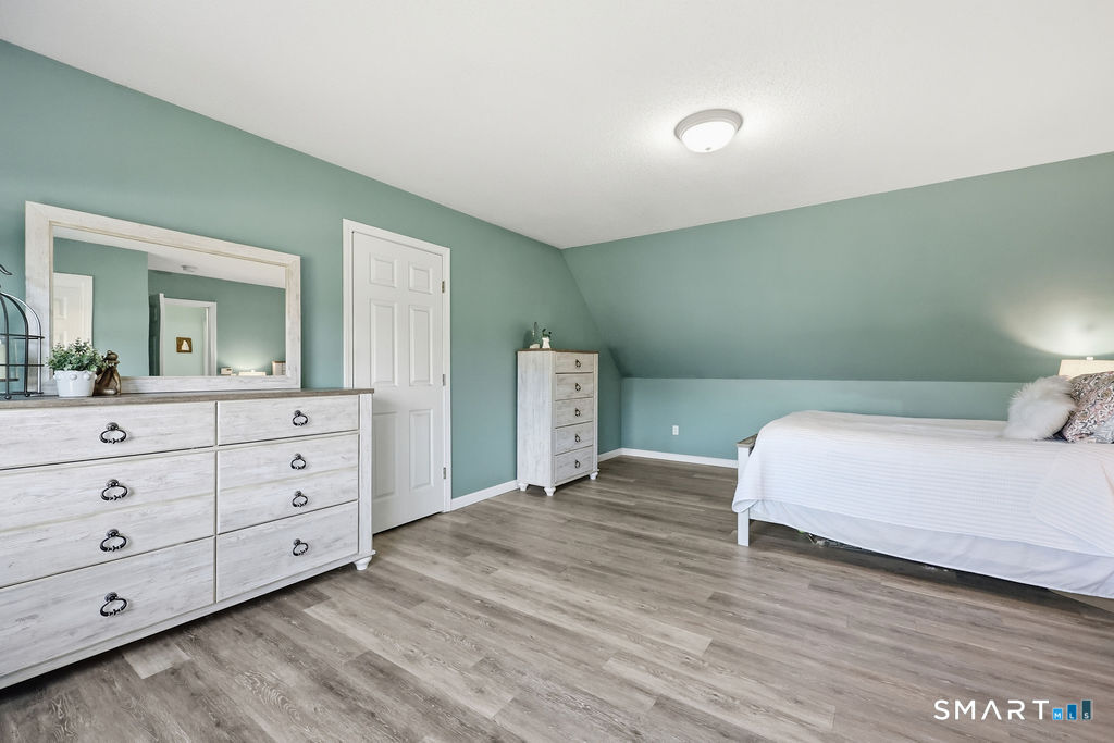 121 Grandview Street