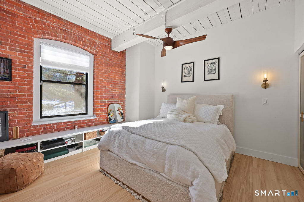 222 Williams Street East APT 223