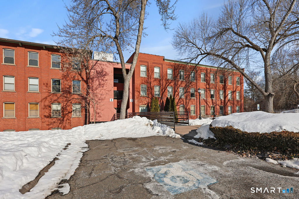 222 Williams Street East APT 223