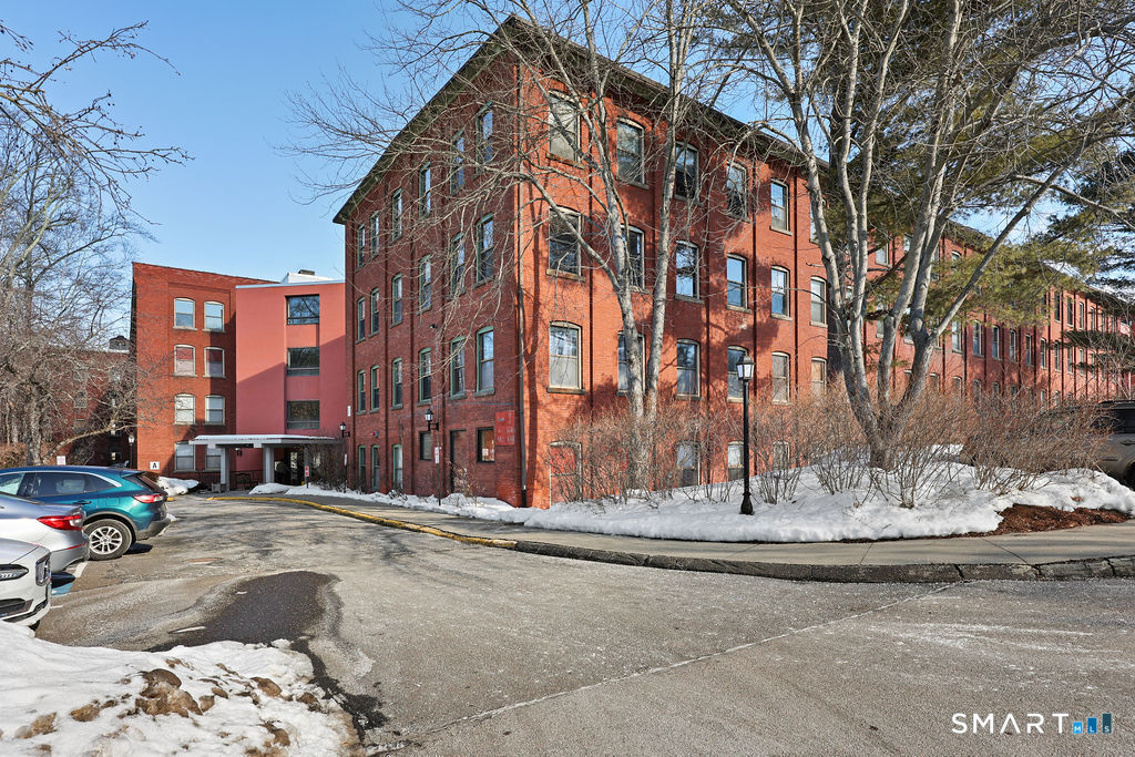 222 Williams Street East APT 223