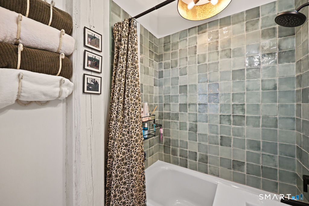 222 Williams Street East APT 223