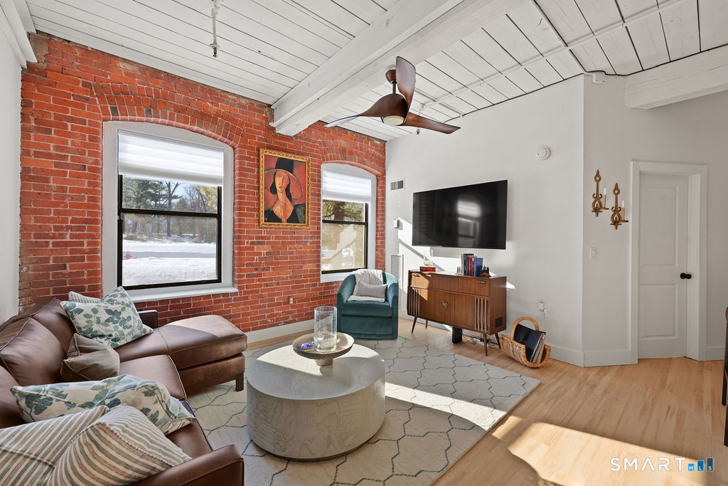 222 Williams Street East APT 223