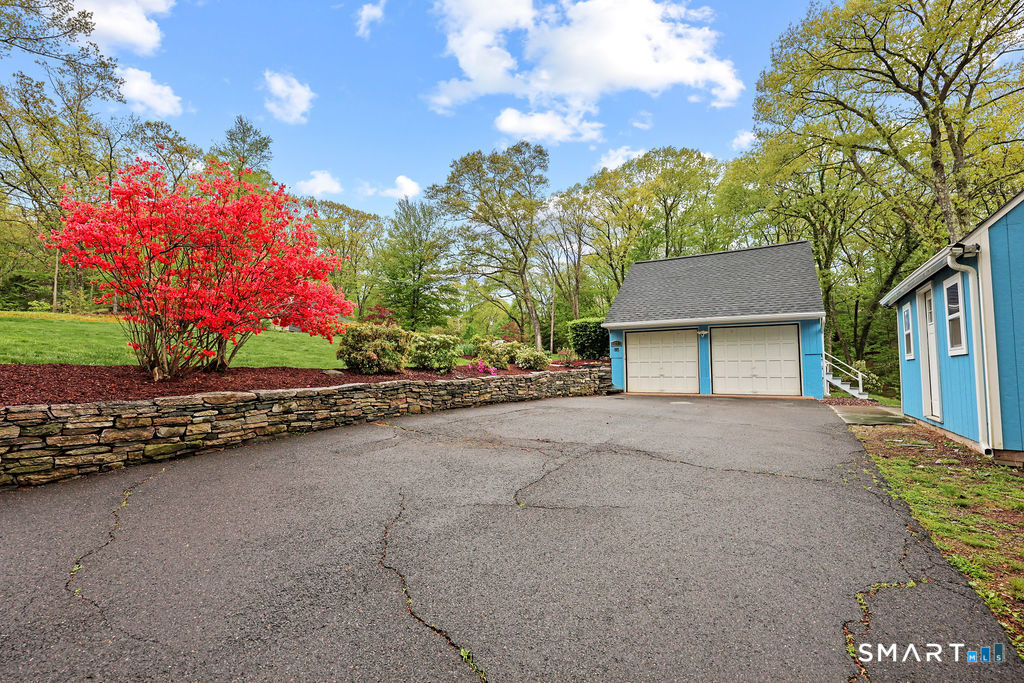 77 Kimberly Lane