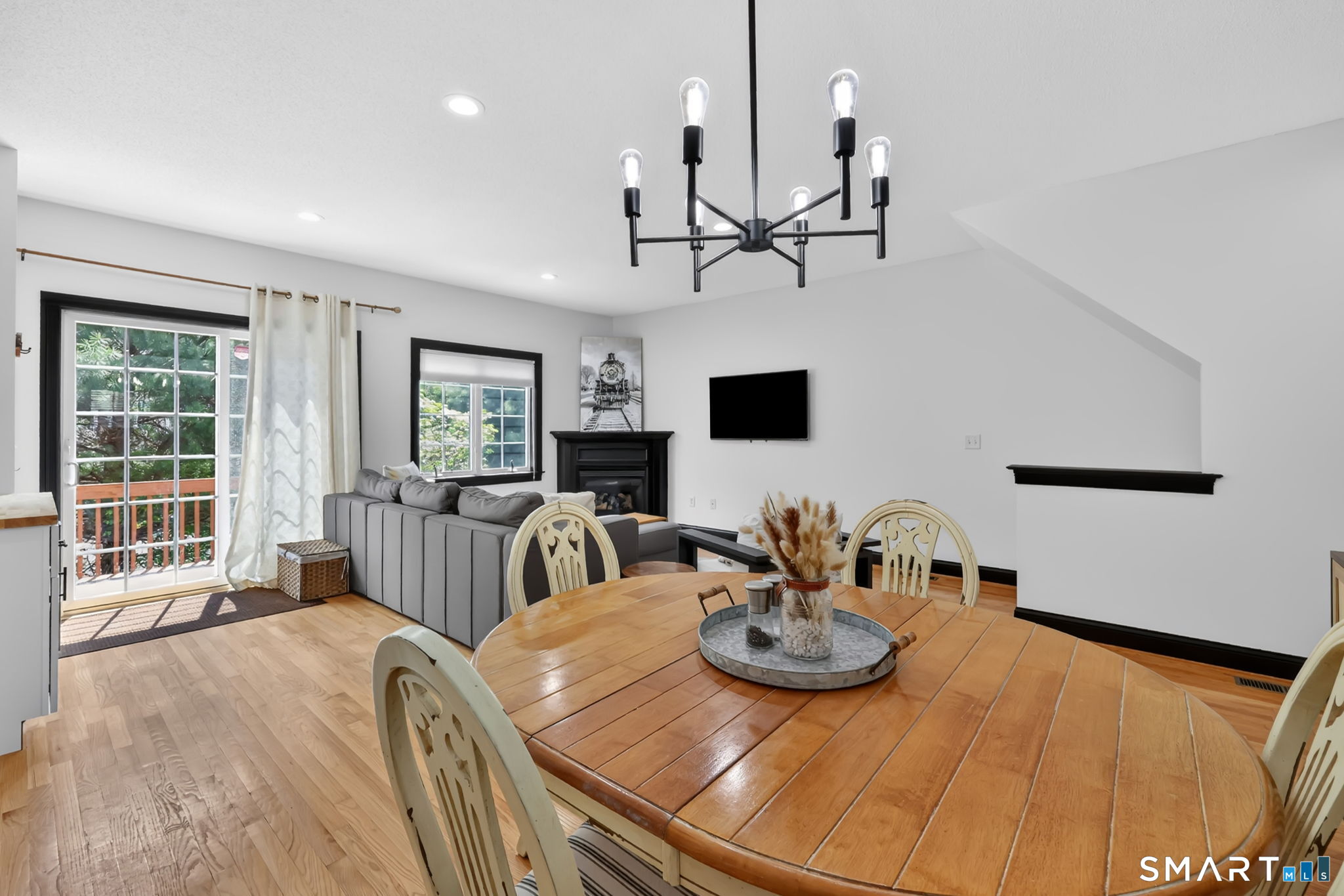1158 Hartford Turnpike 30