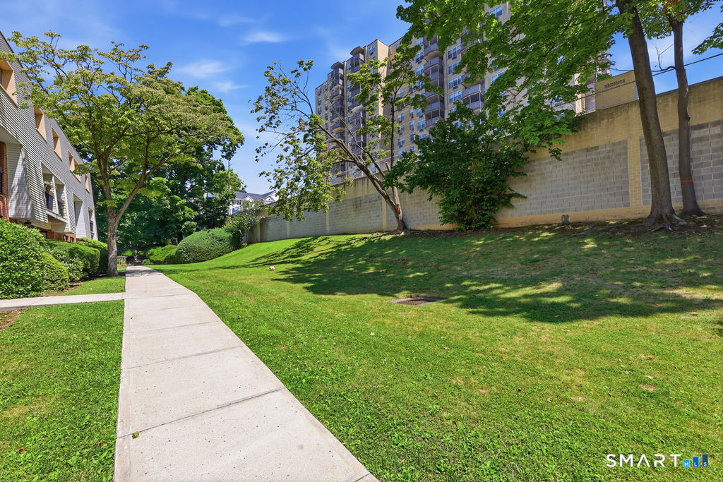 1 Valley Road Unit: 105