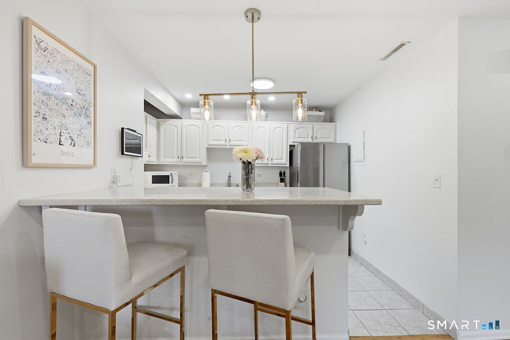 1 Valley Road Unit: 105