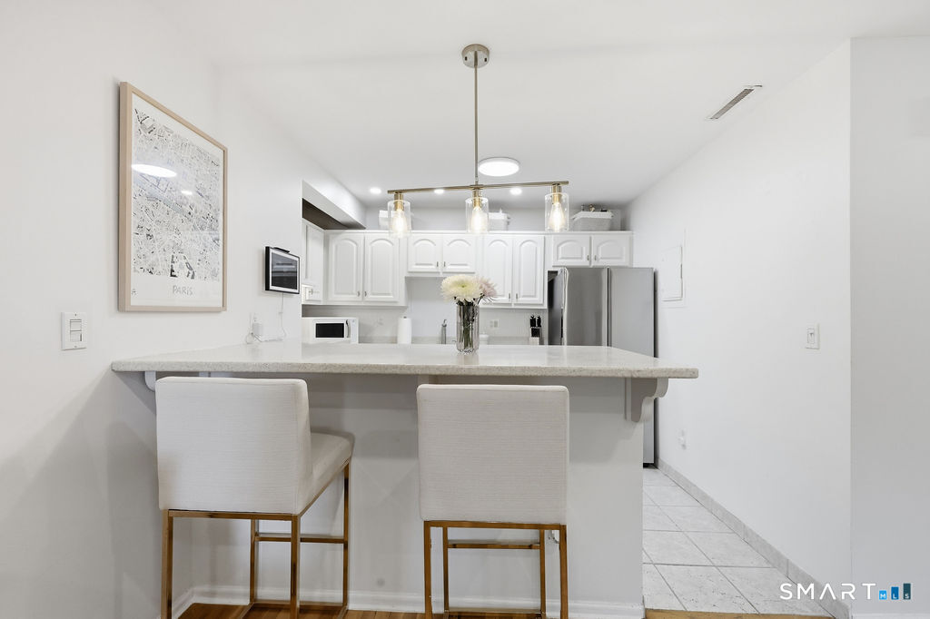 1 Valley Road Unit: 105