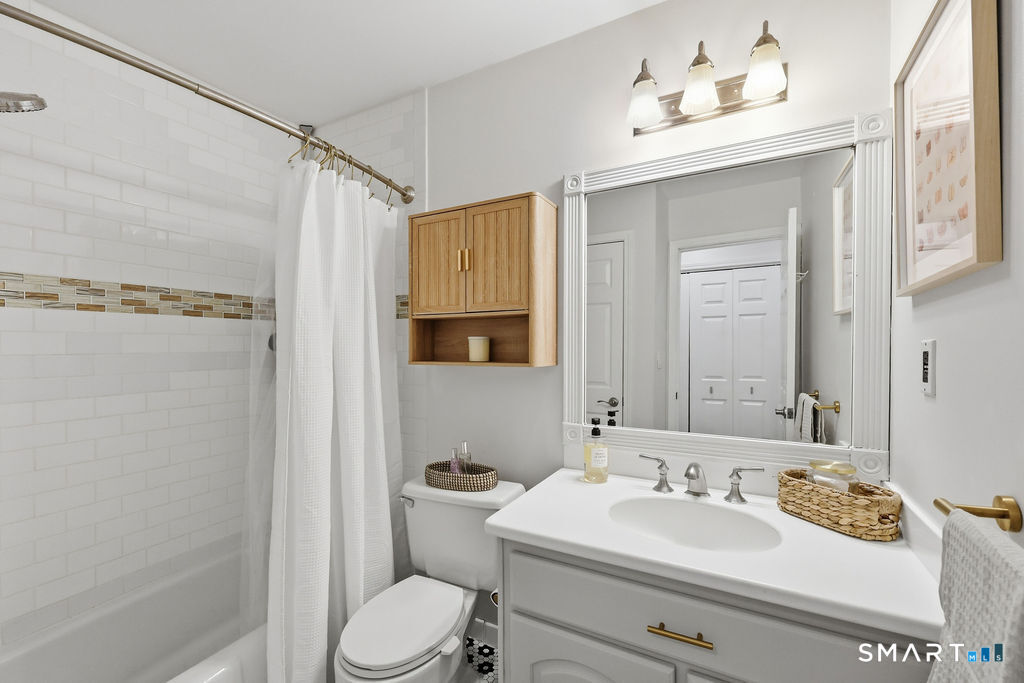 1 Valley Road Unit: 105