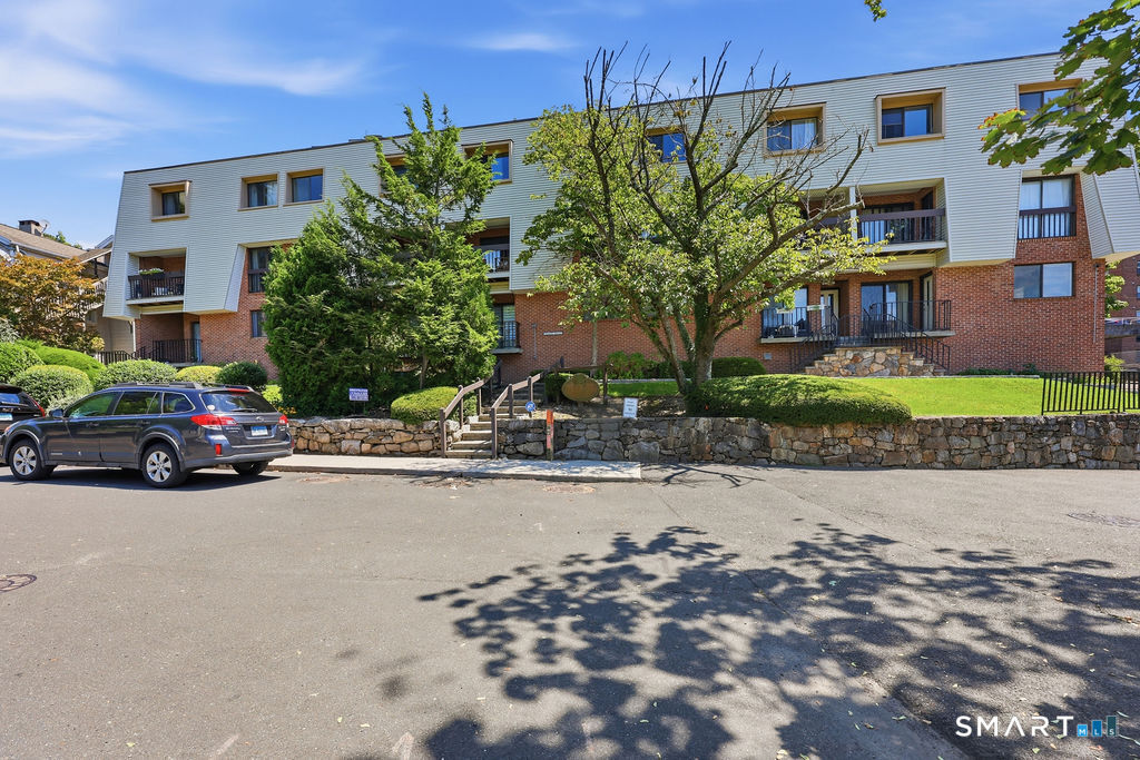 1 Valley Road Unit: 105