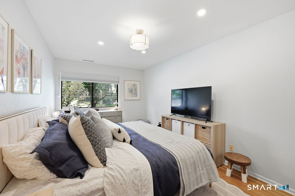 1 Valley Road Unit: 105