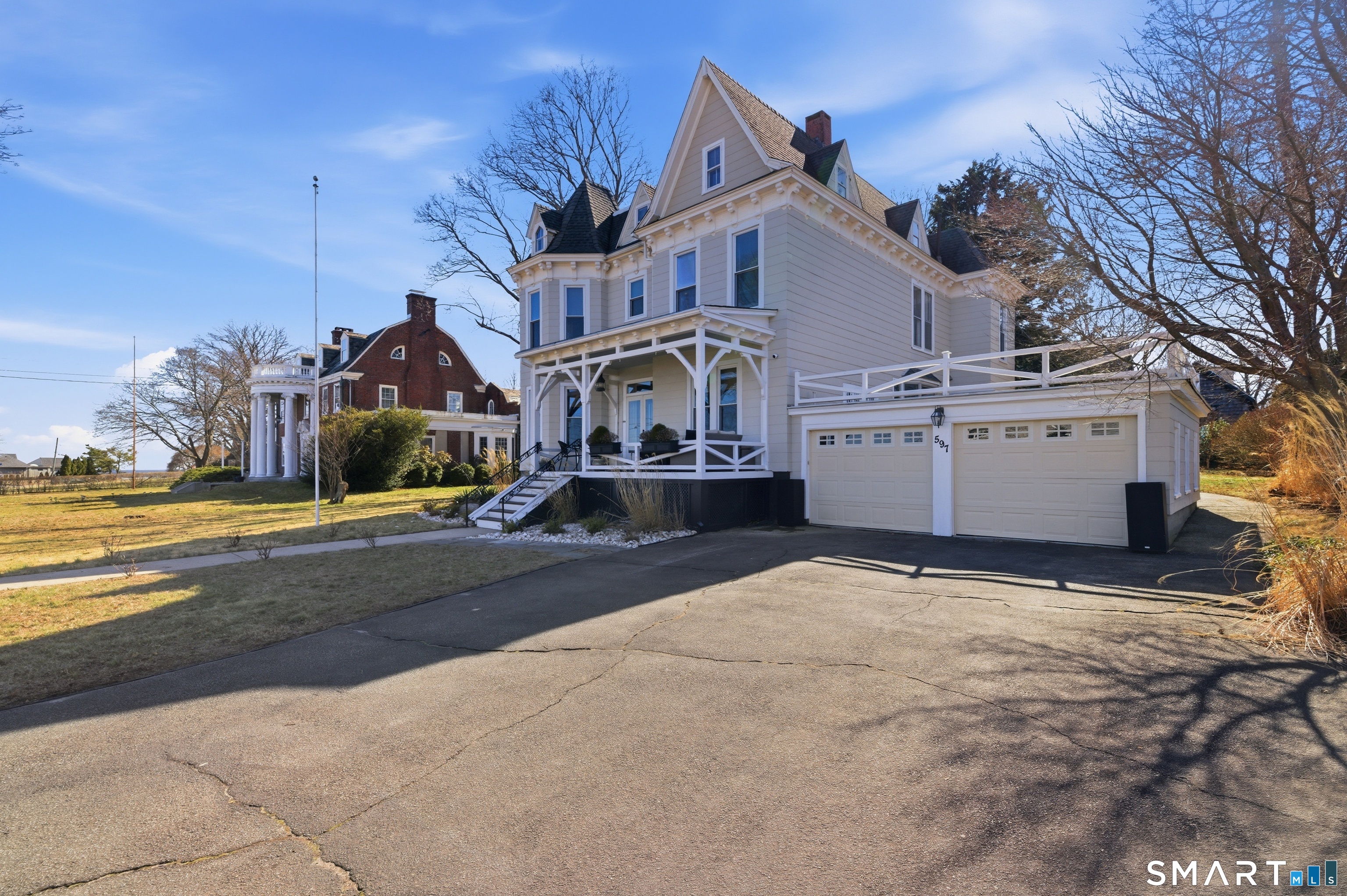 597 Pequot Avenue