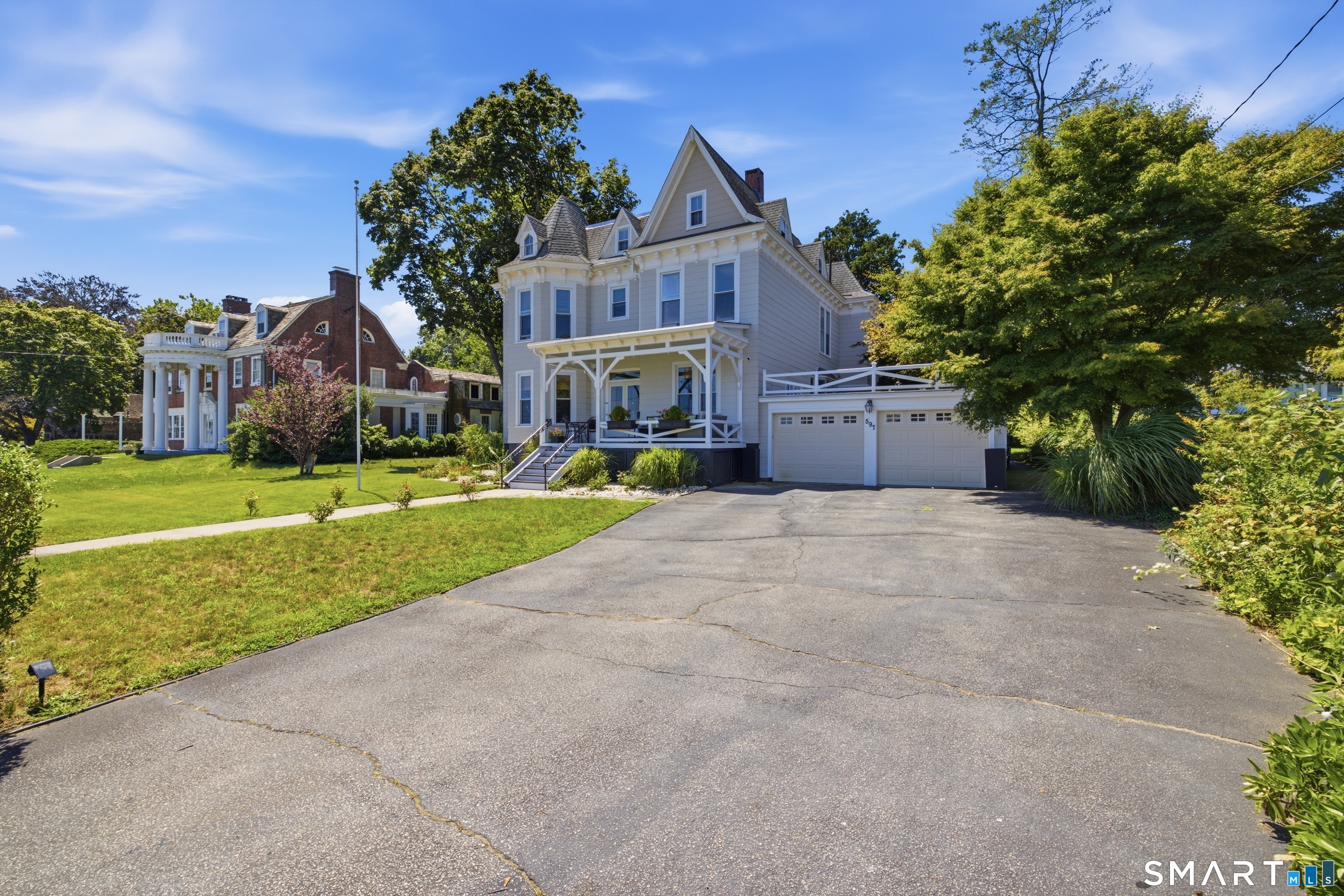 597 Pequot Avenue